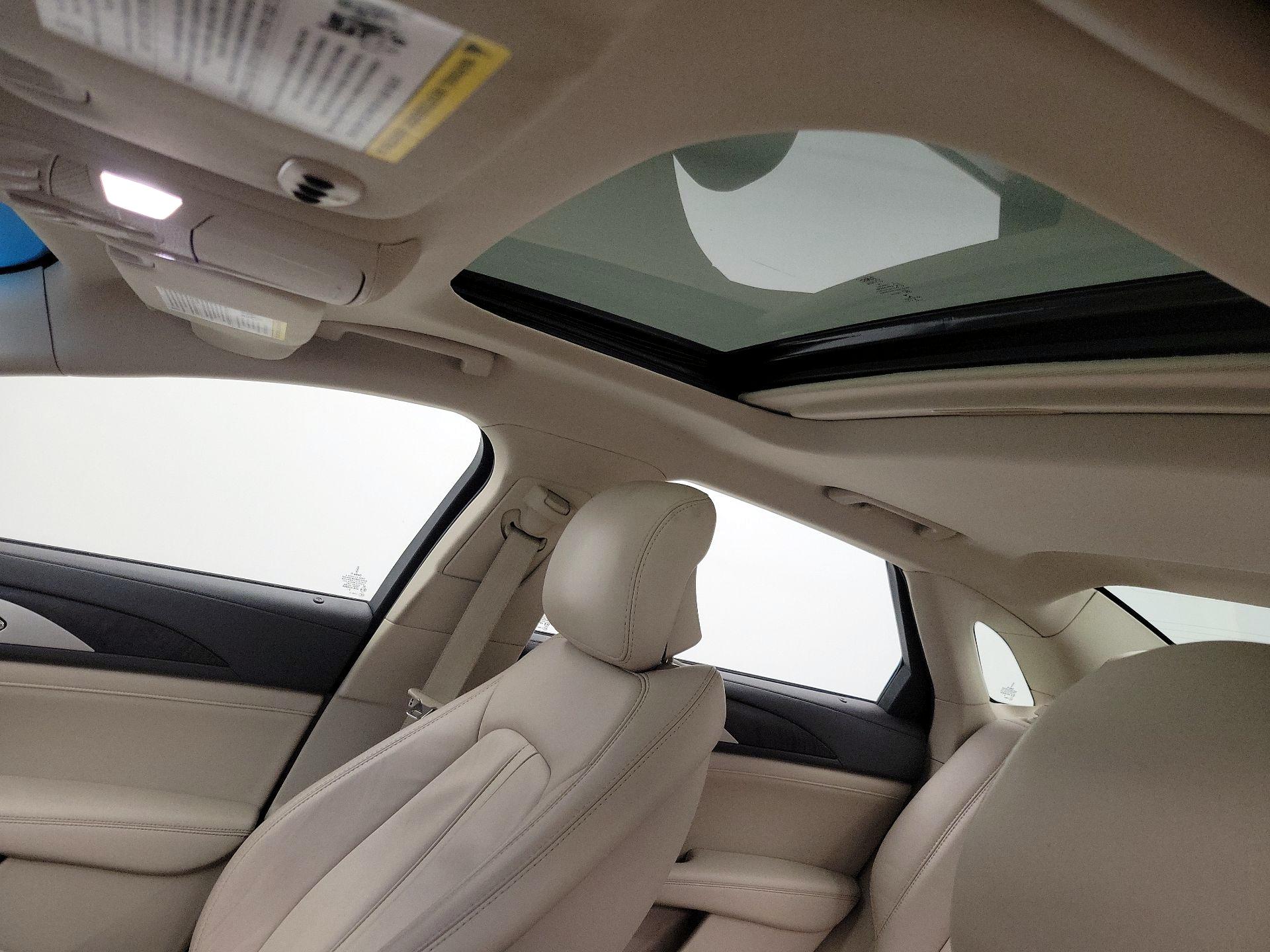 Thumbnail: 2017 Lincoln MKZ - 20