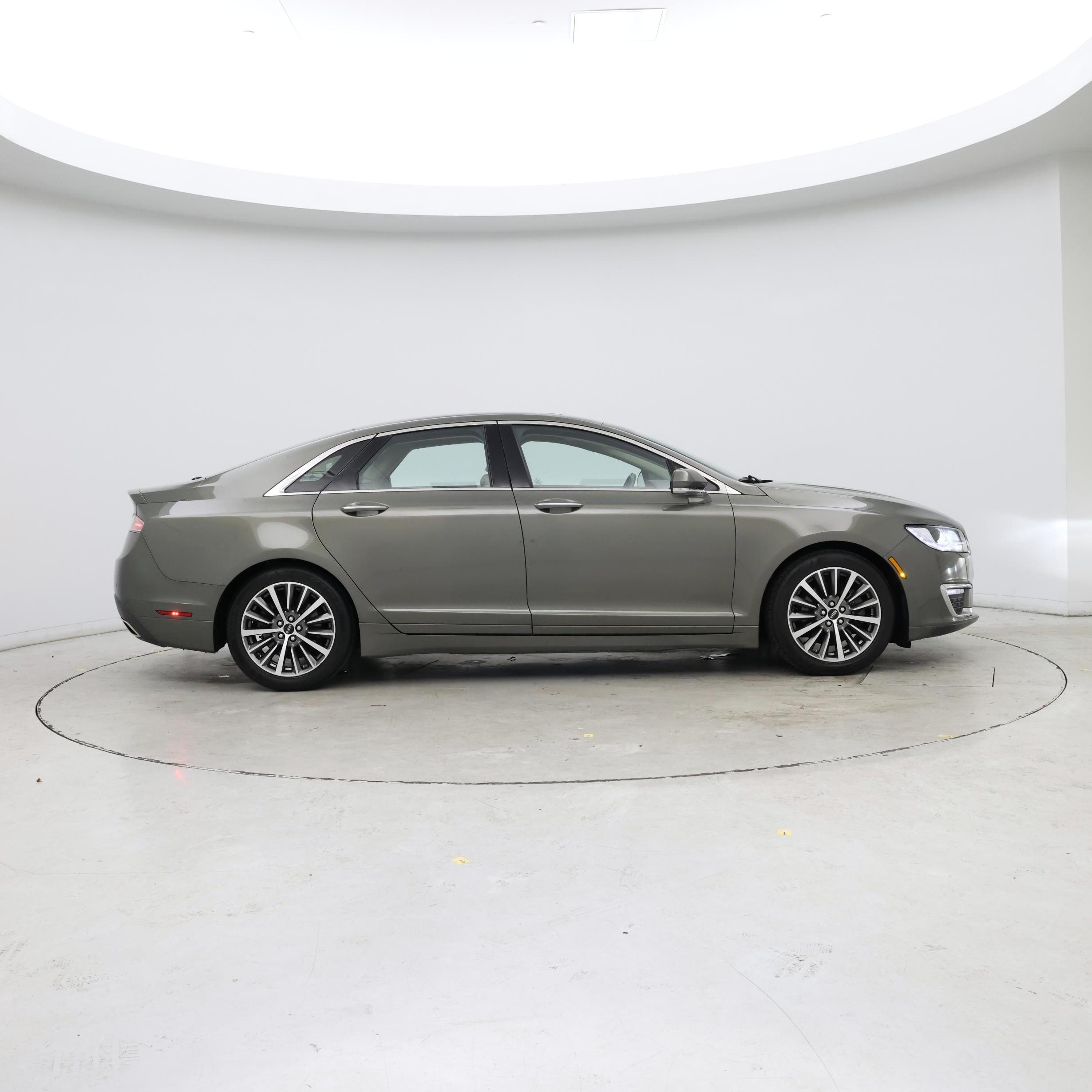 Thumbnail: 2017 Lincoln MKZ - 7