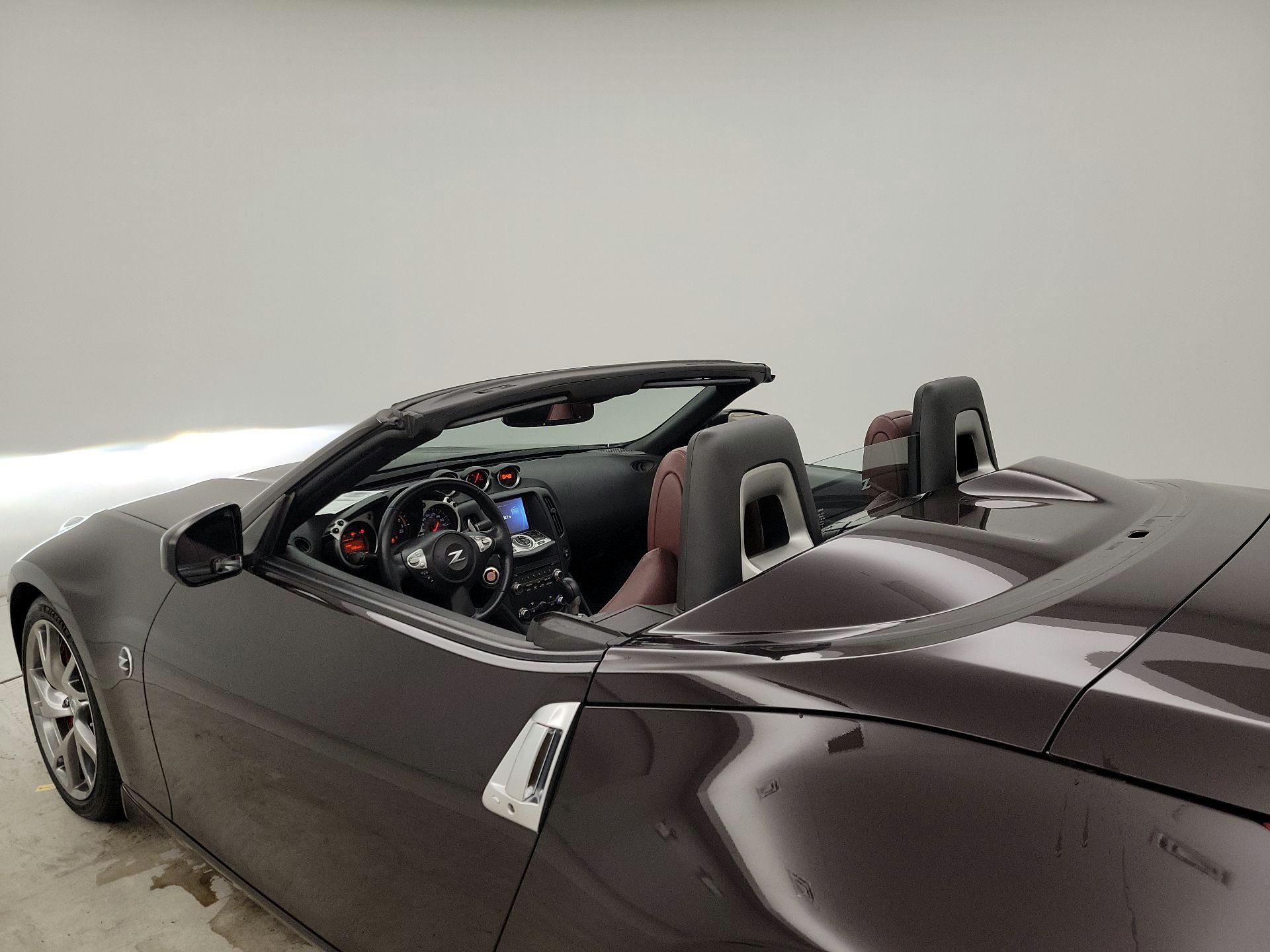 Thumbnail: 2015 Nissan Z - 19