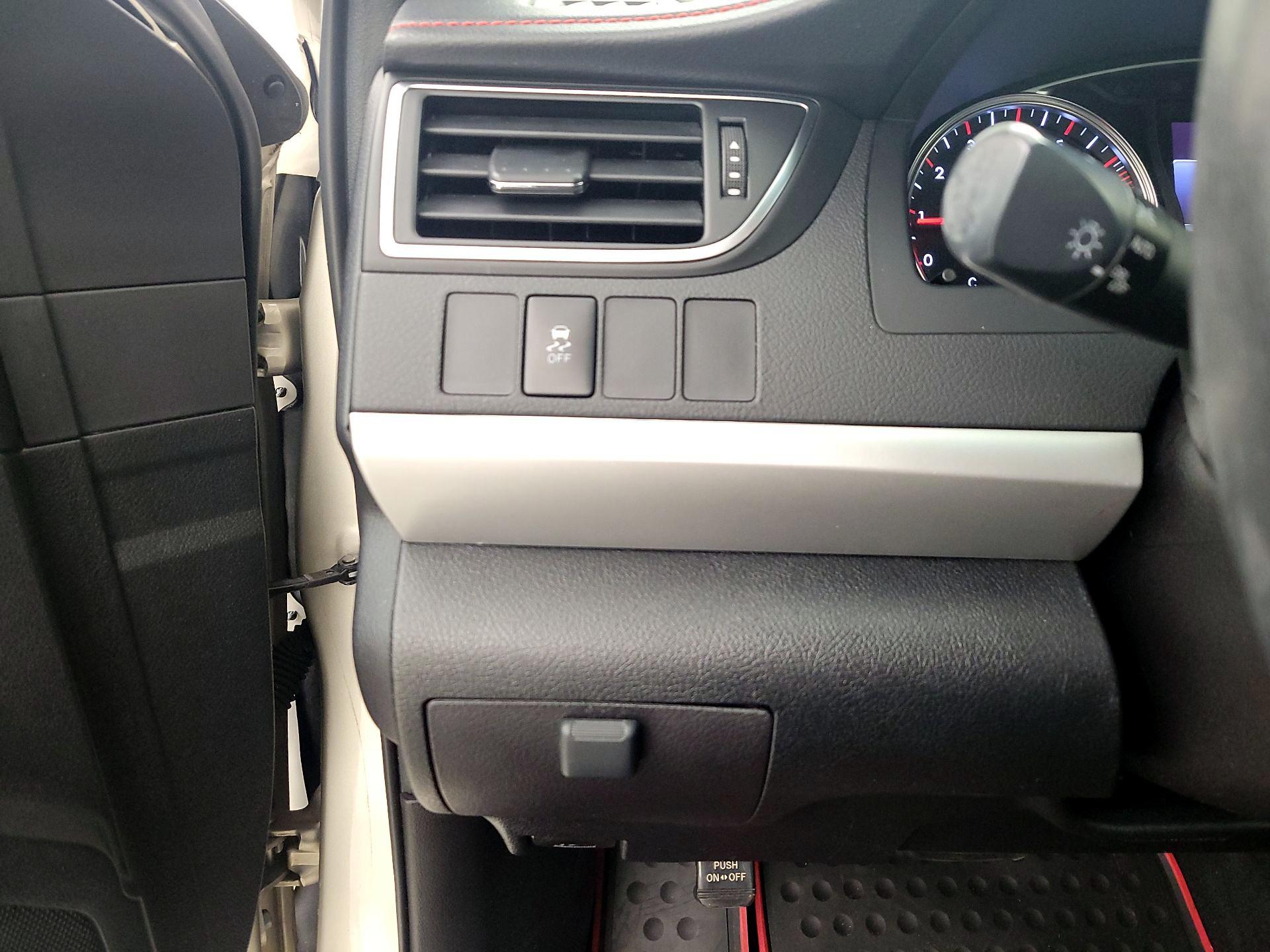 Thumbnail: 2017 Toyota Camry - 13