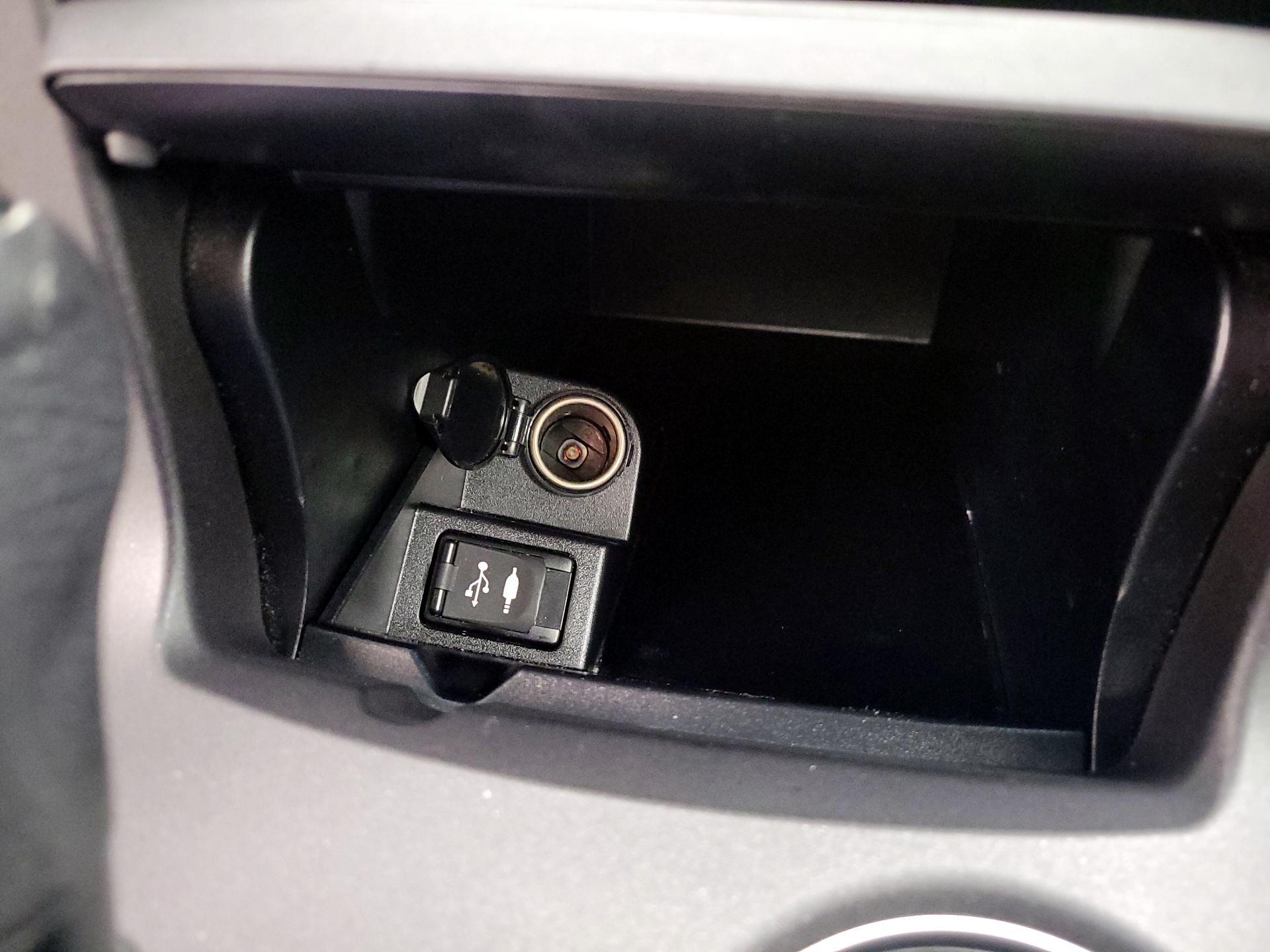 Thumbnail: 2017 Toyota Camry - 17