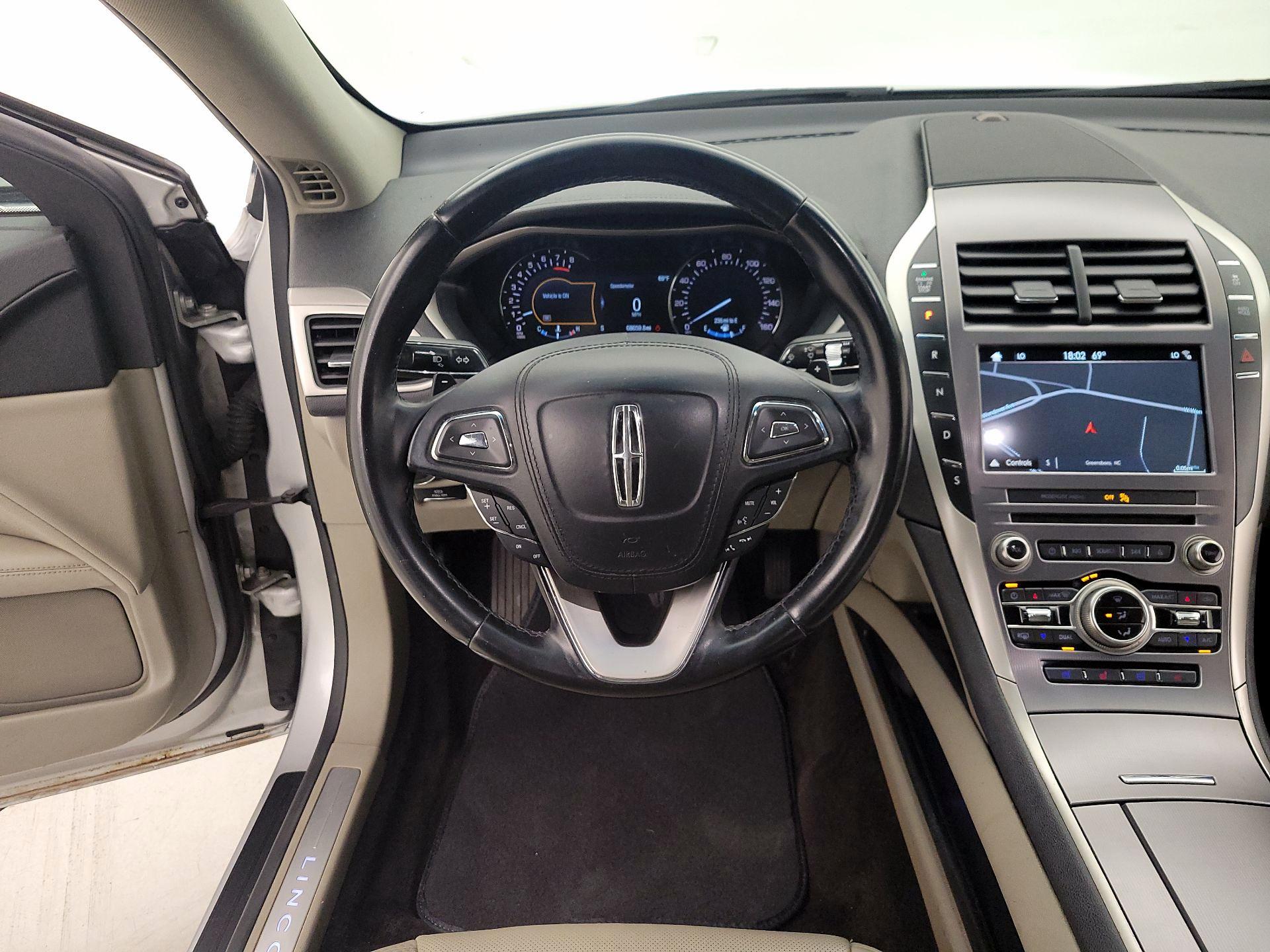 Thumbnail: 2017 Lincoln MKZ - 10