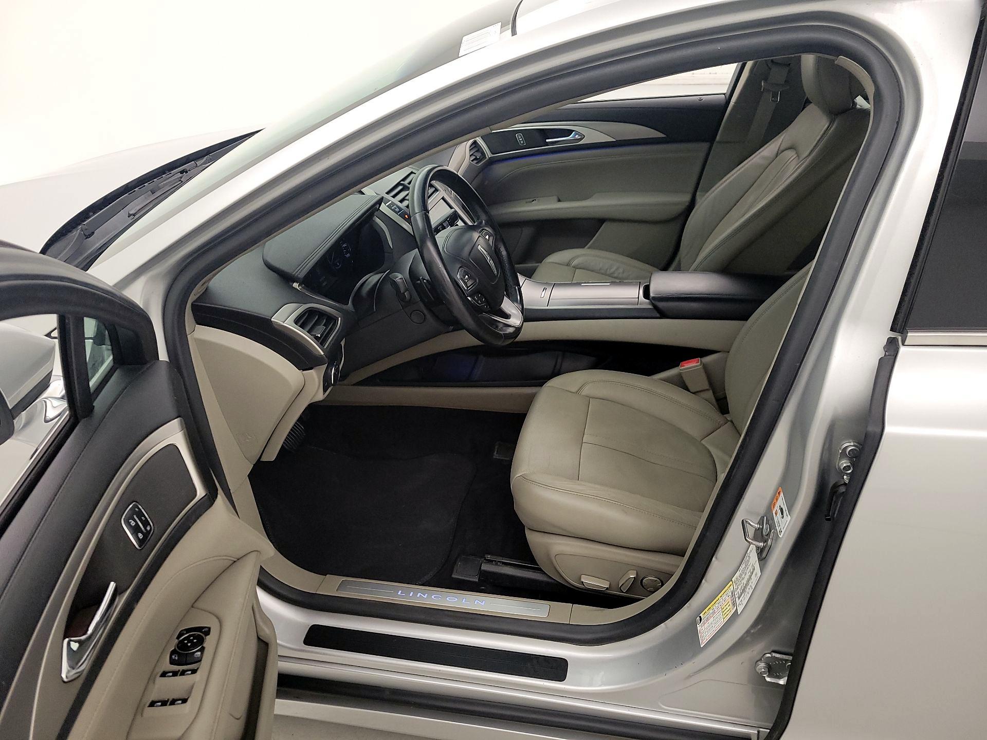 Thumbnail: 2017 Lincoln MKZ - 11