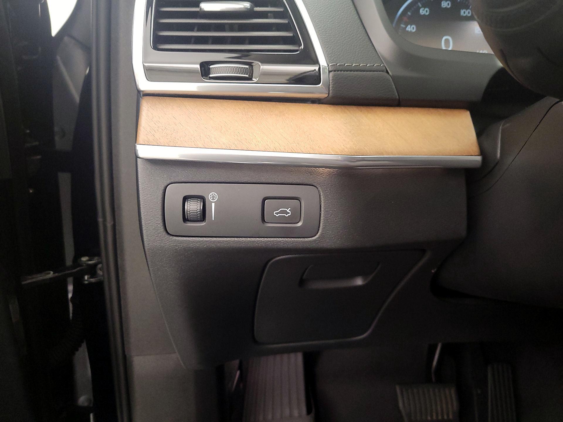 Thumbnail: 2019 Volvo XC90 - 13