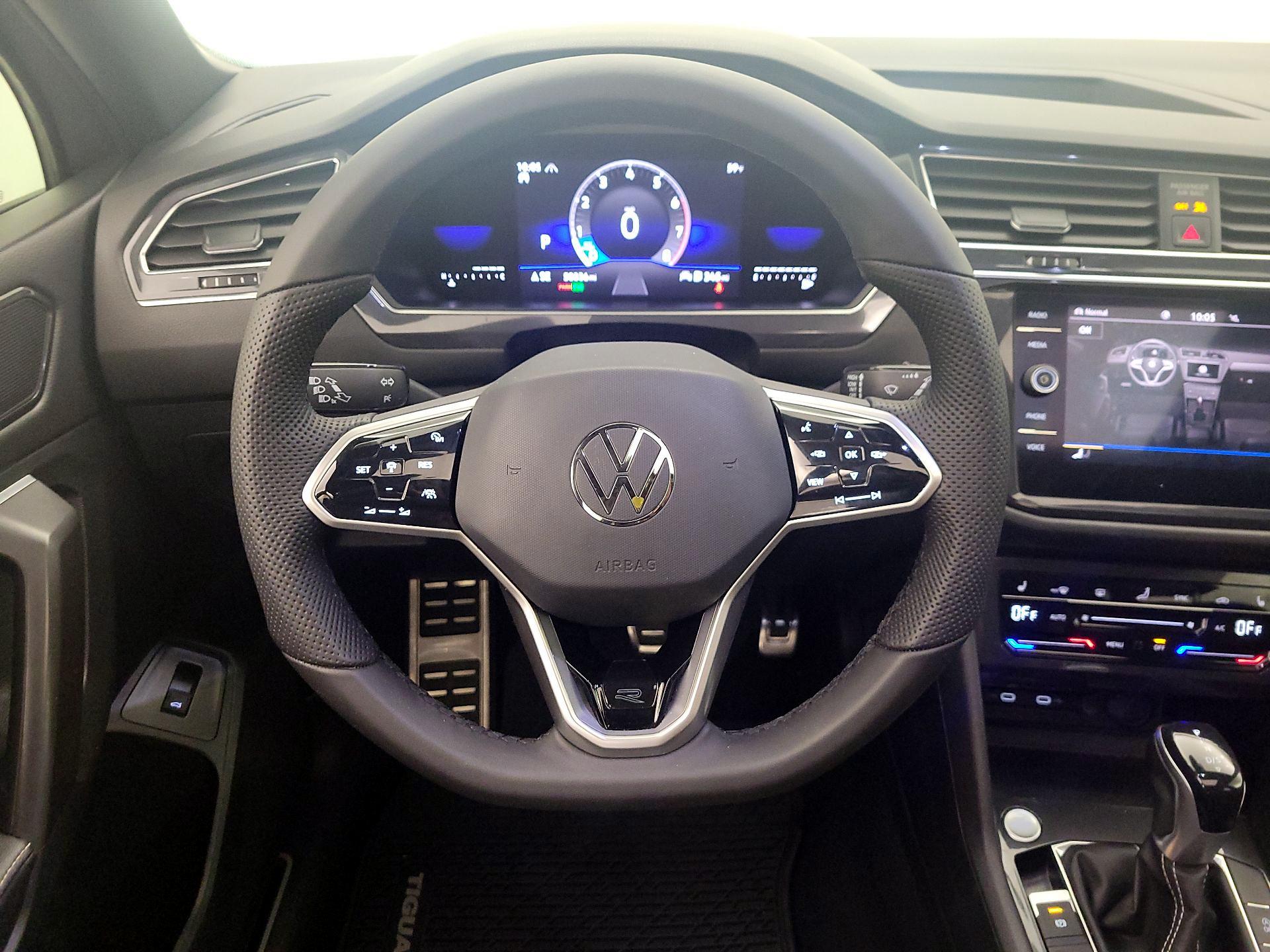 Thumbnail: 2022 Volkswagen Tiguan - 10