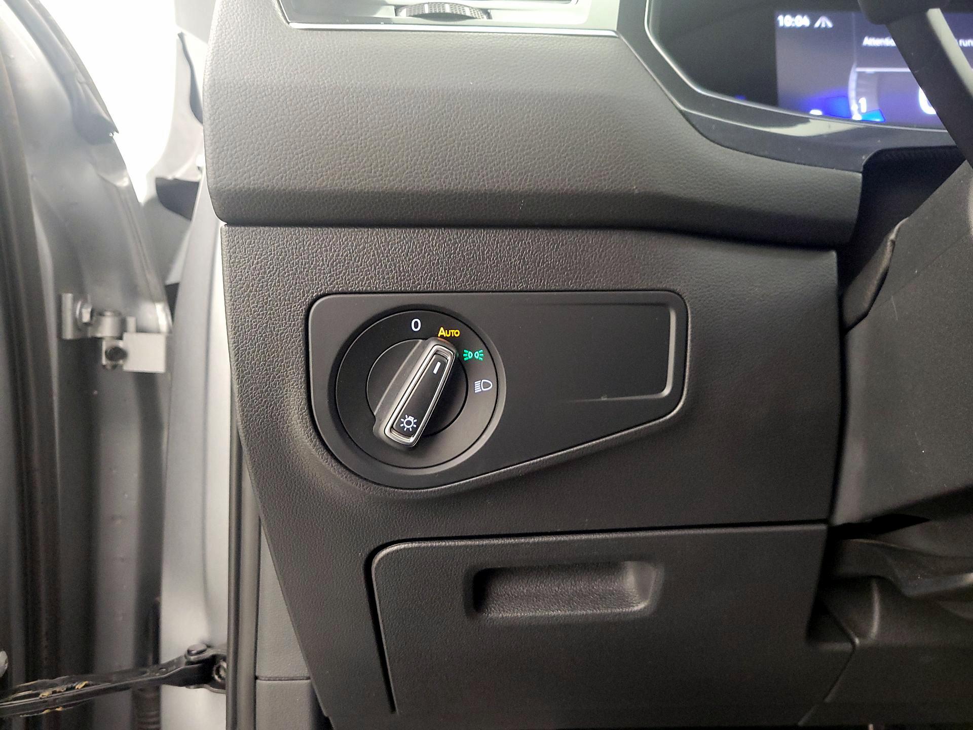 Thumbnail: 2022 Volkswagen Tiguan - 13