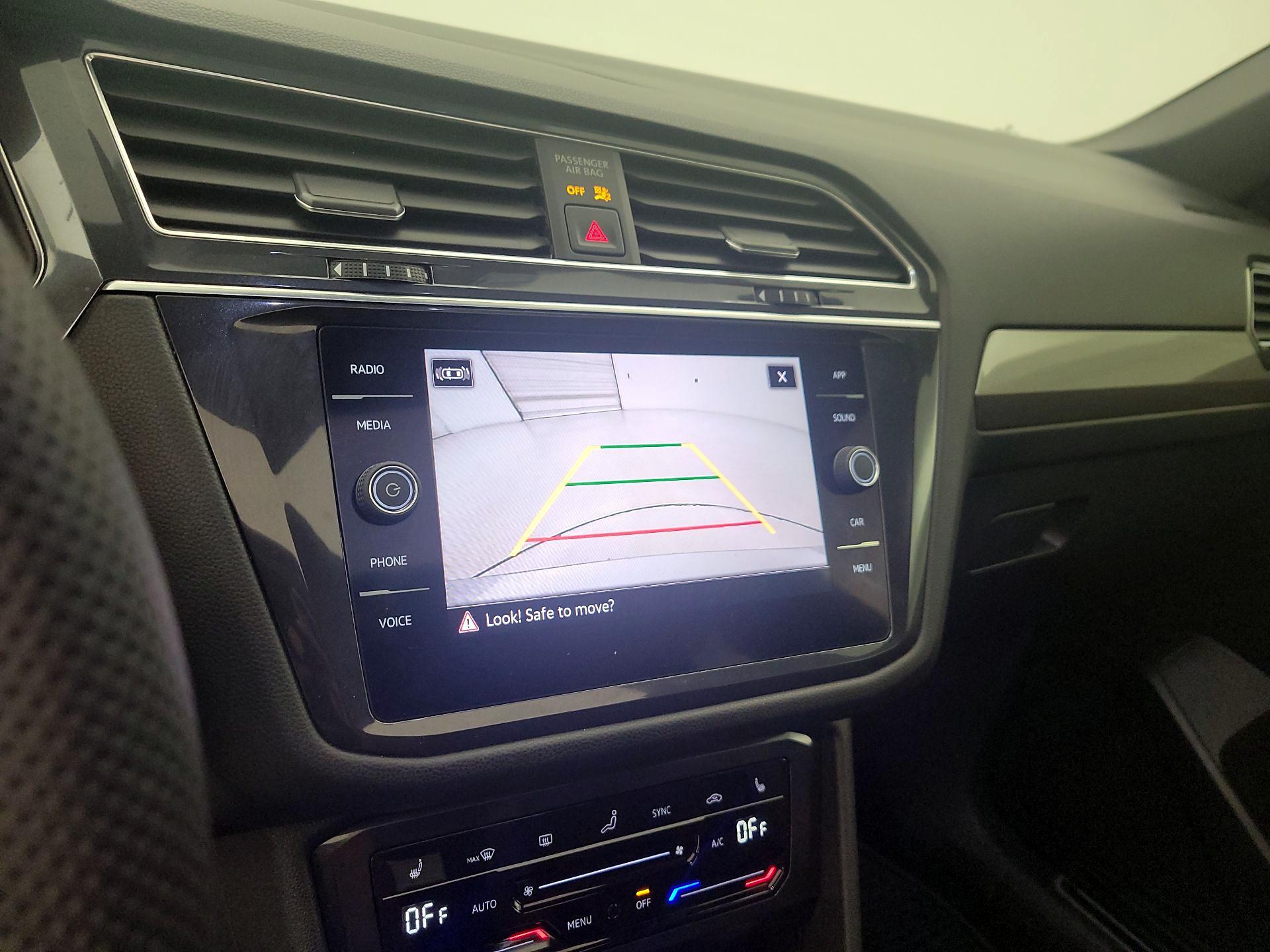 Thumbnail: 2022 Volkswagen Tiguan - 14