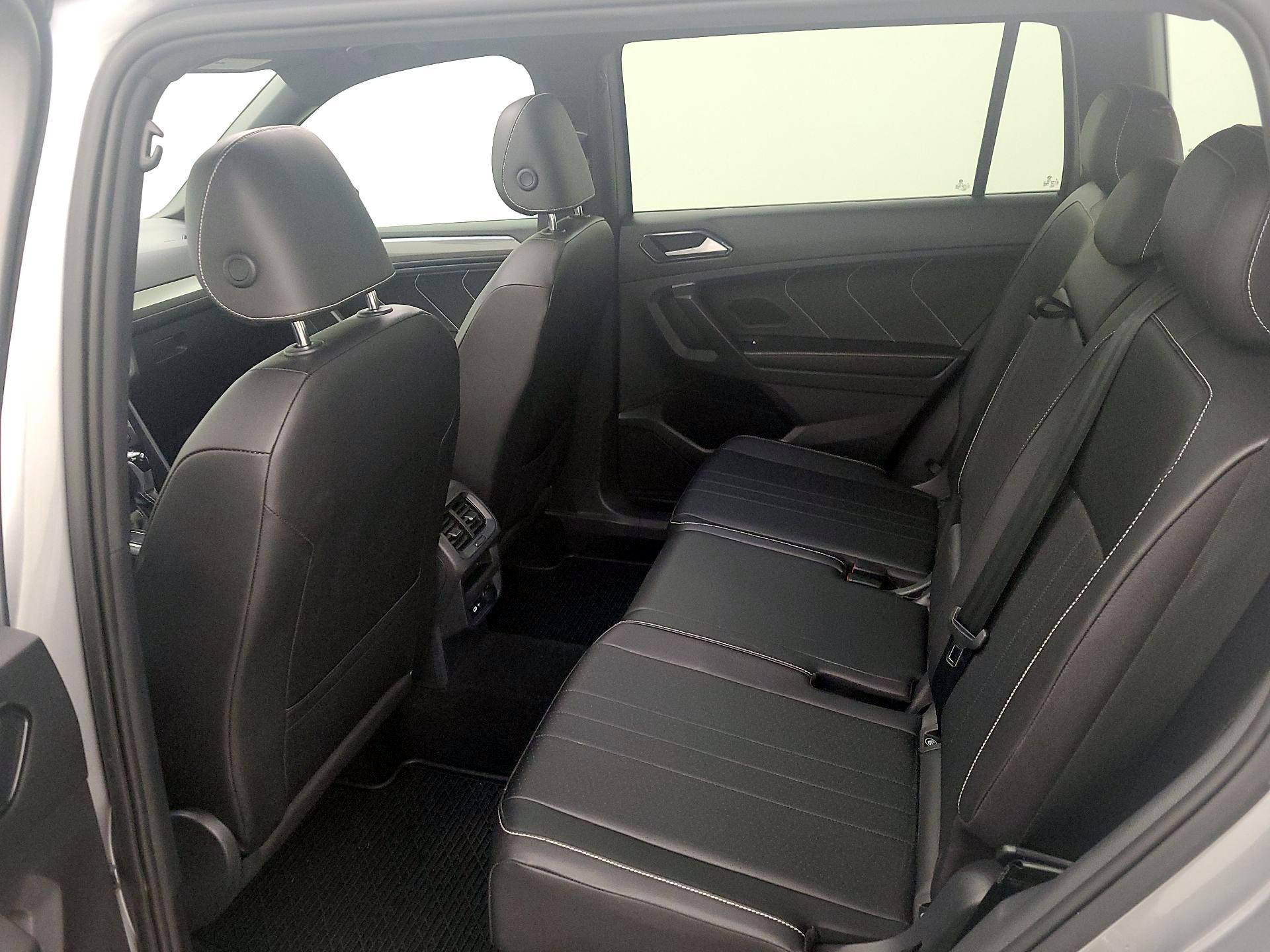 Thumbnail: 2022 Volkswagen Tiguan - 20