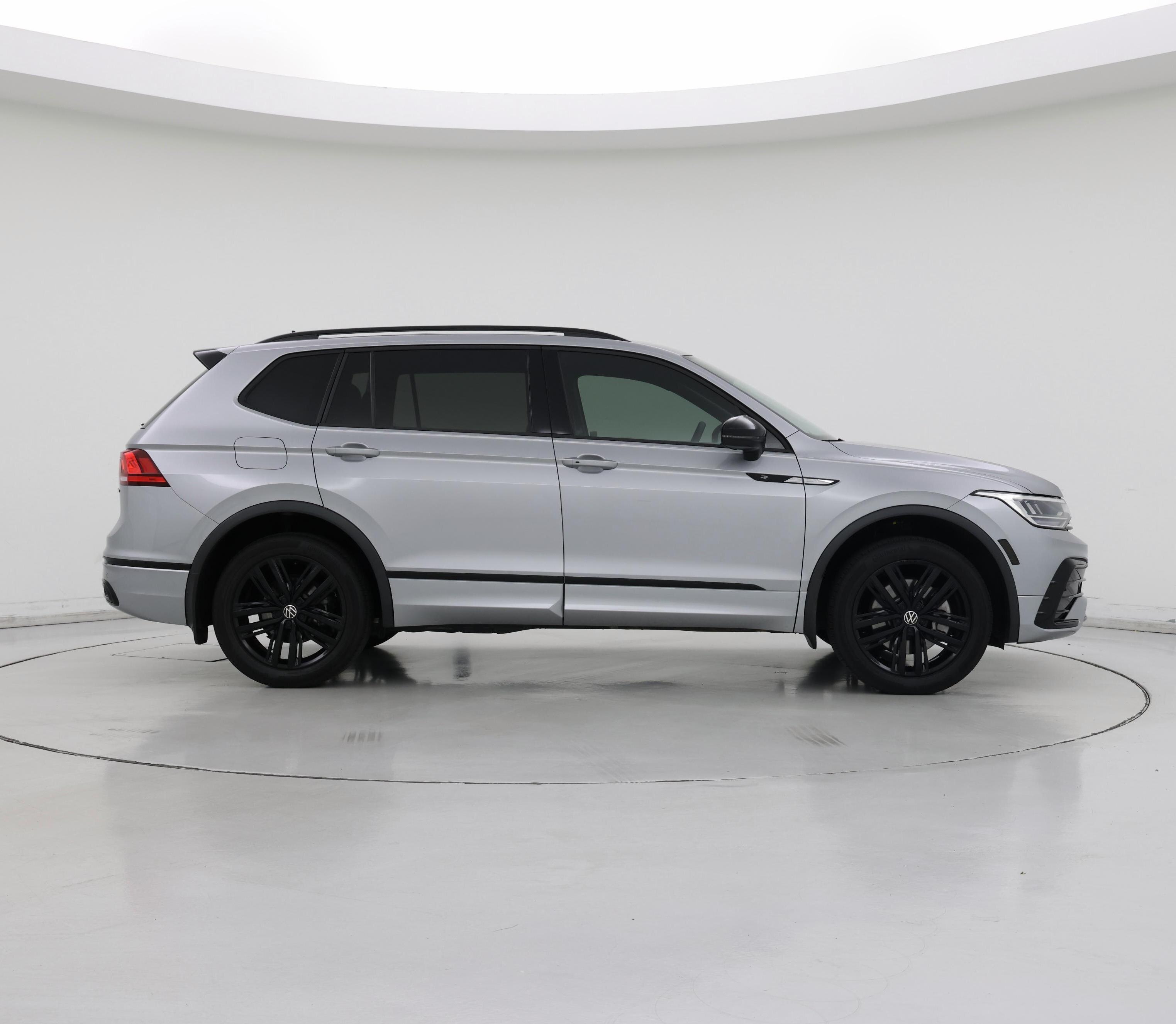 Thumbnail: 2022 Volkswagen Tiguan - 7