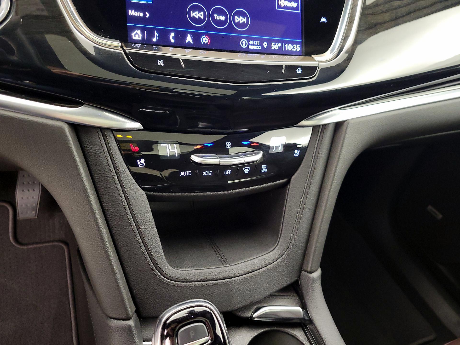Thumbnail: 2024 Cadillac XT6 - 17