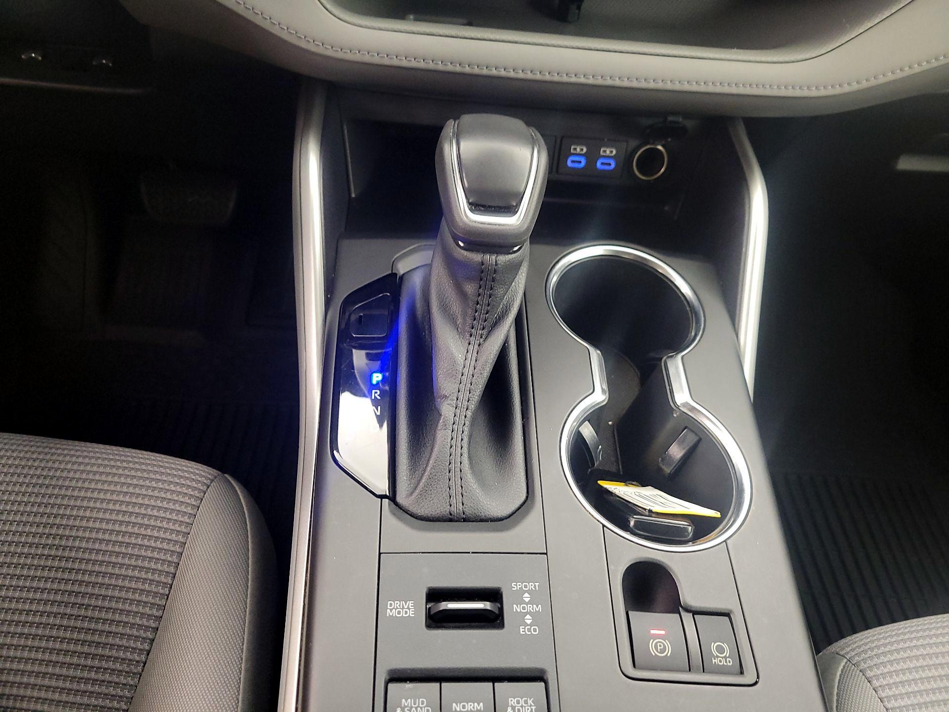 Thumbnail: 2022 Toyota Highlander - 17