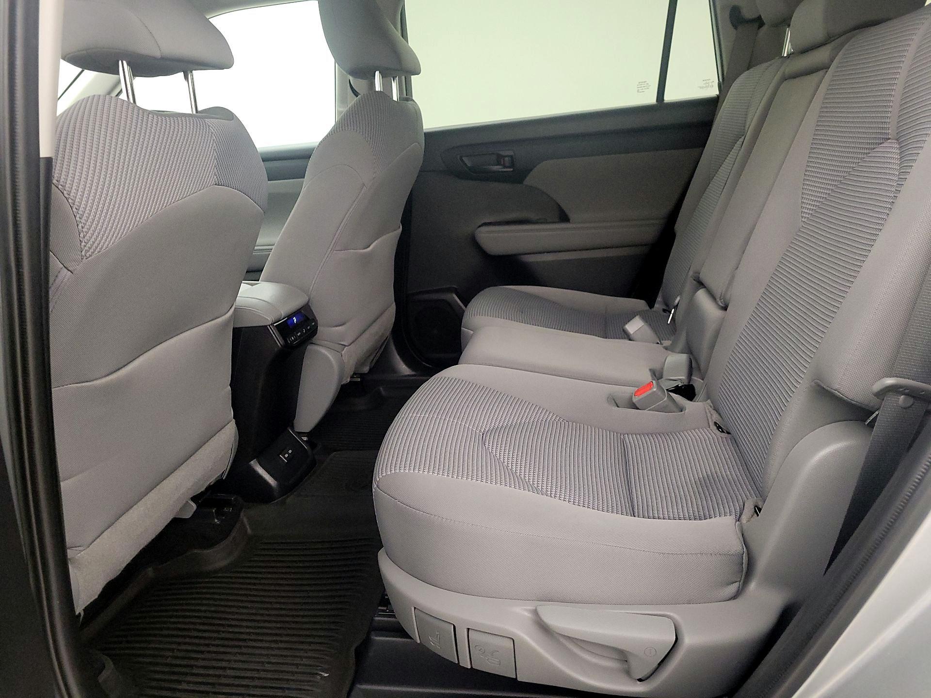 Thumbnail: 2022 Toyota Highlander - 19