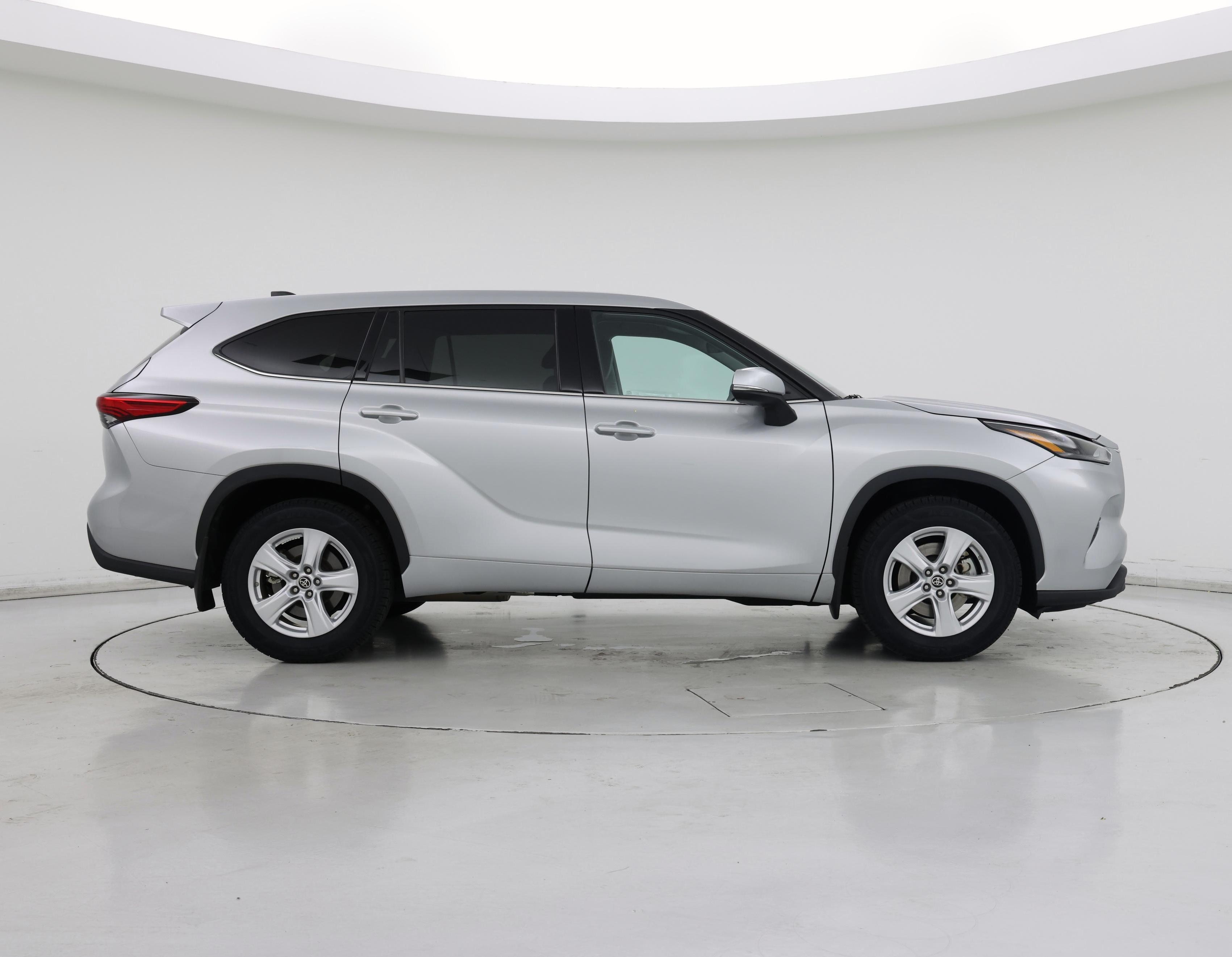 Thumbnail: 2022 Toyota Highlander - 7