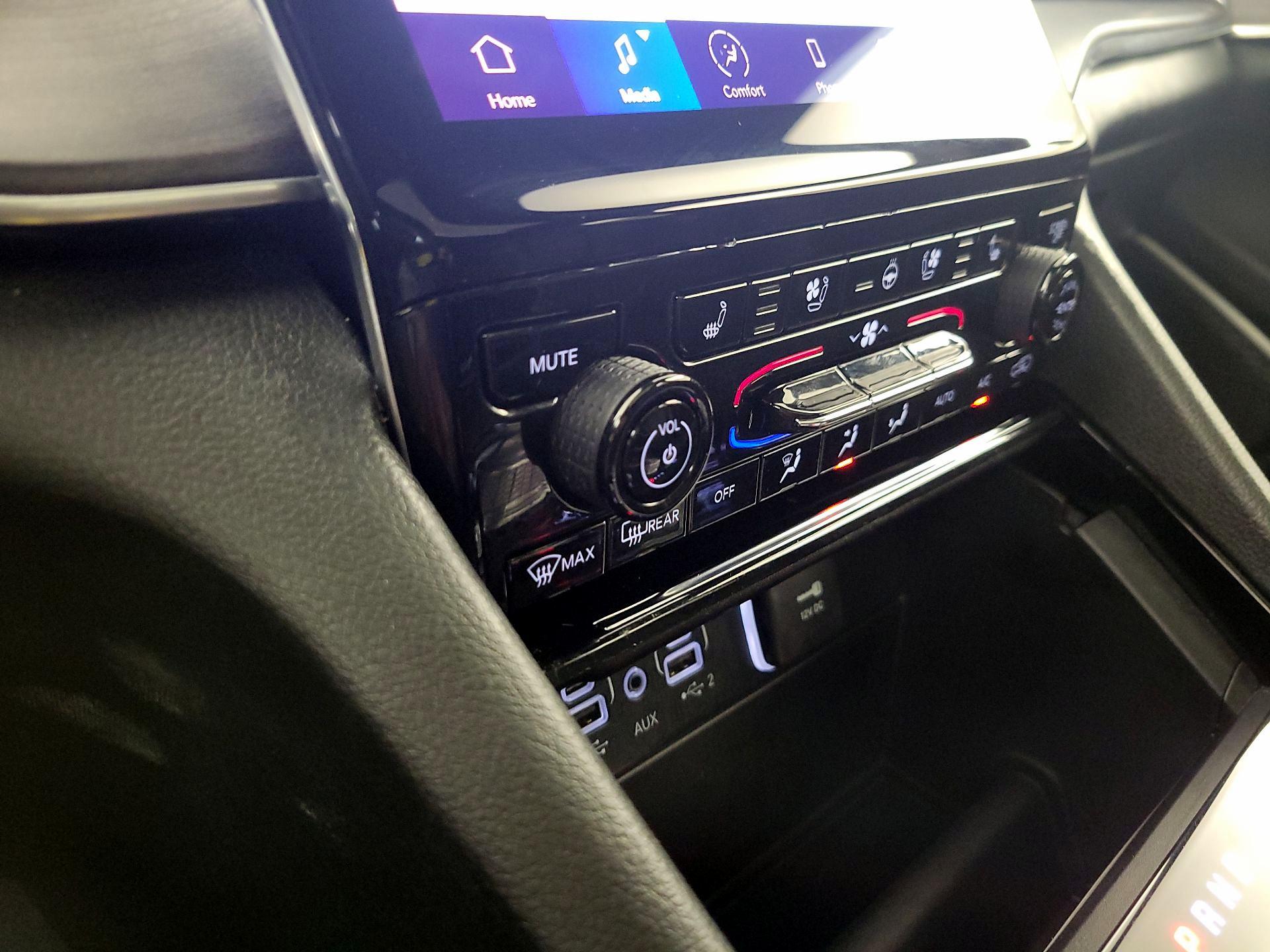 Thumbnail: 2023 Jeep Grand Cherokee L - 17