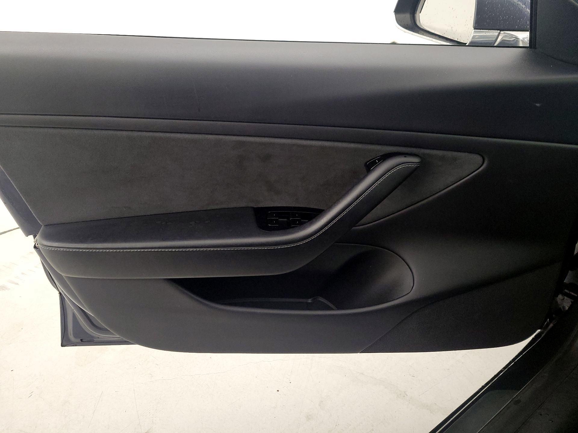 Thumbnail: 2020 Tesla Model 3 - 12