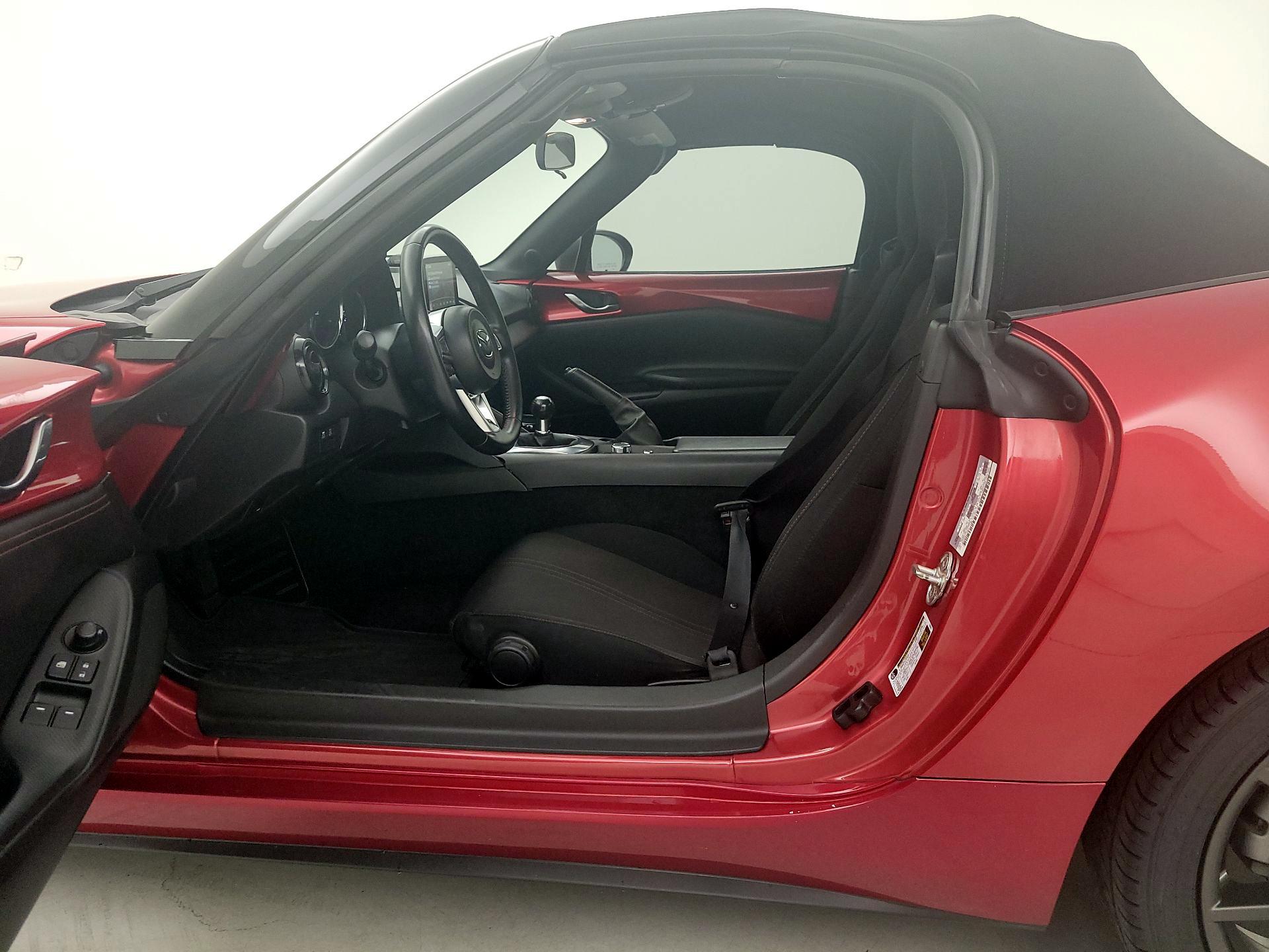 Thumbnail: 2016 Mazda MX-5 Miata - 11