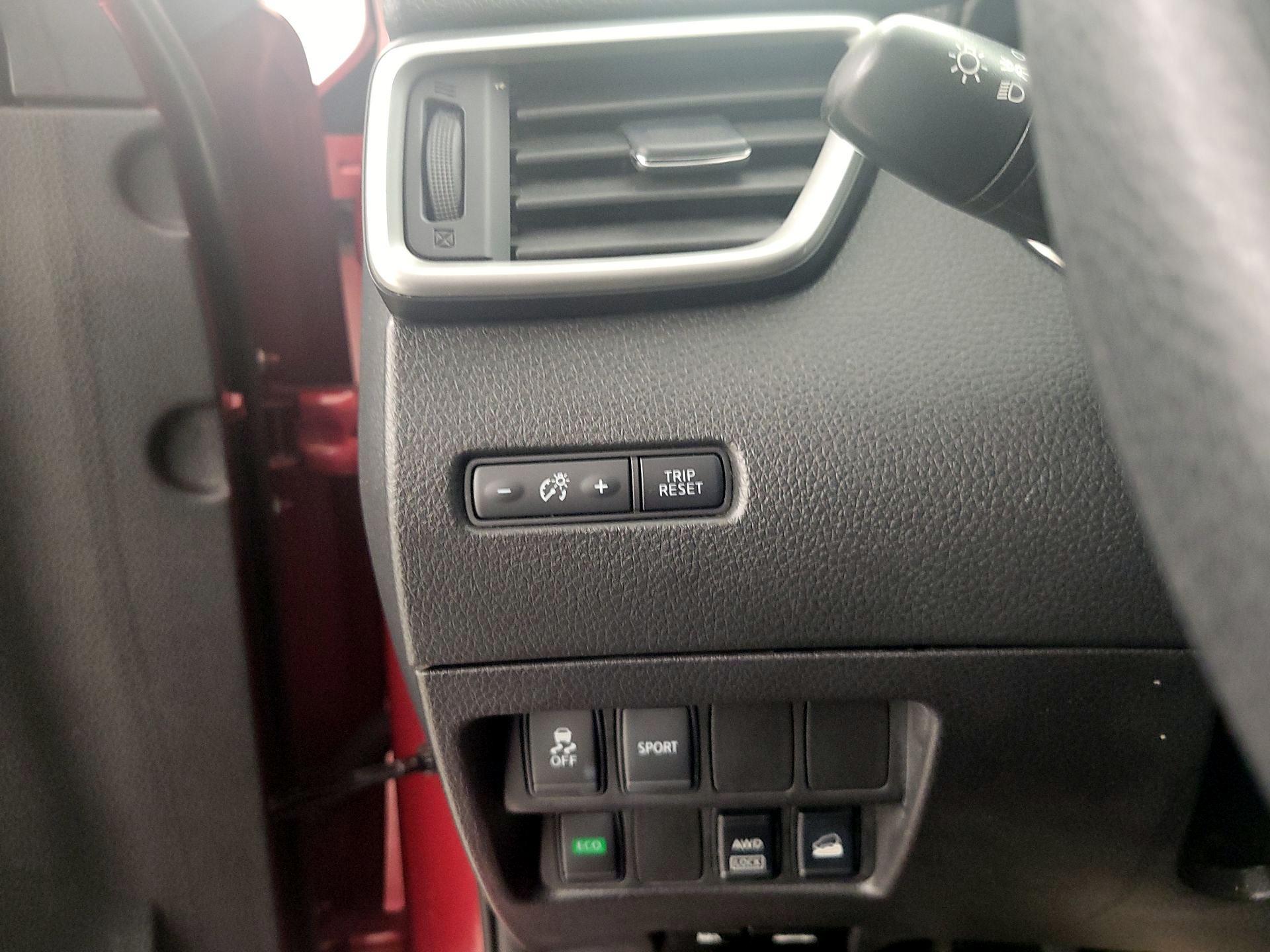 Thumbnail: 2016 Nissan Rogue - 14