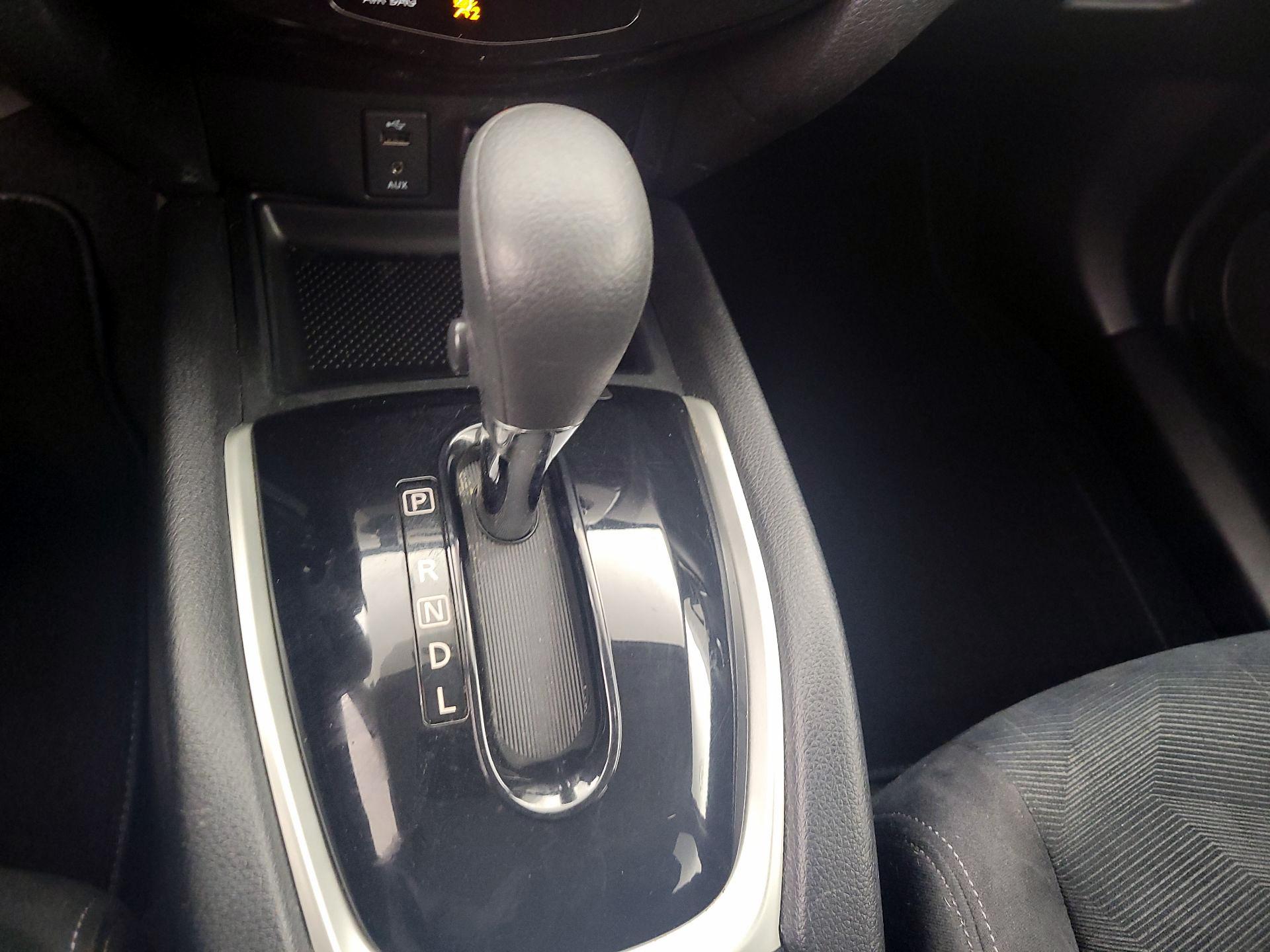 Thumbnail: 2016 Nissan Rogue - 18