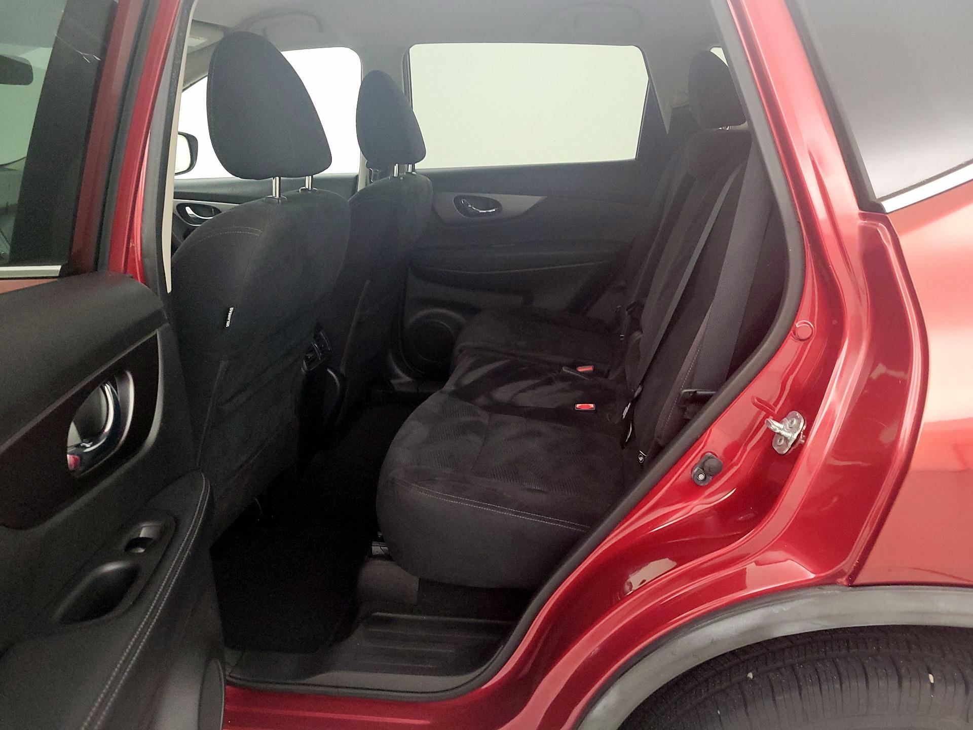 Thumbnail: 2016 Nissan Rogue - 19