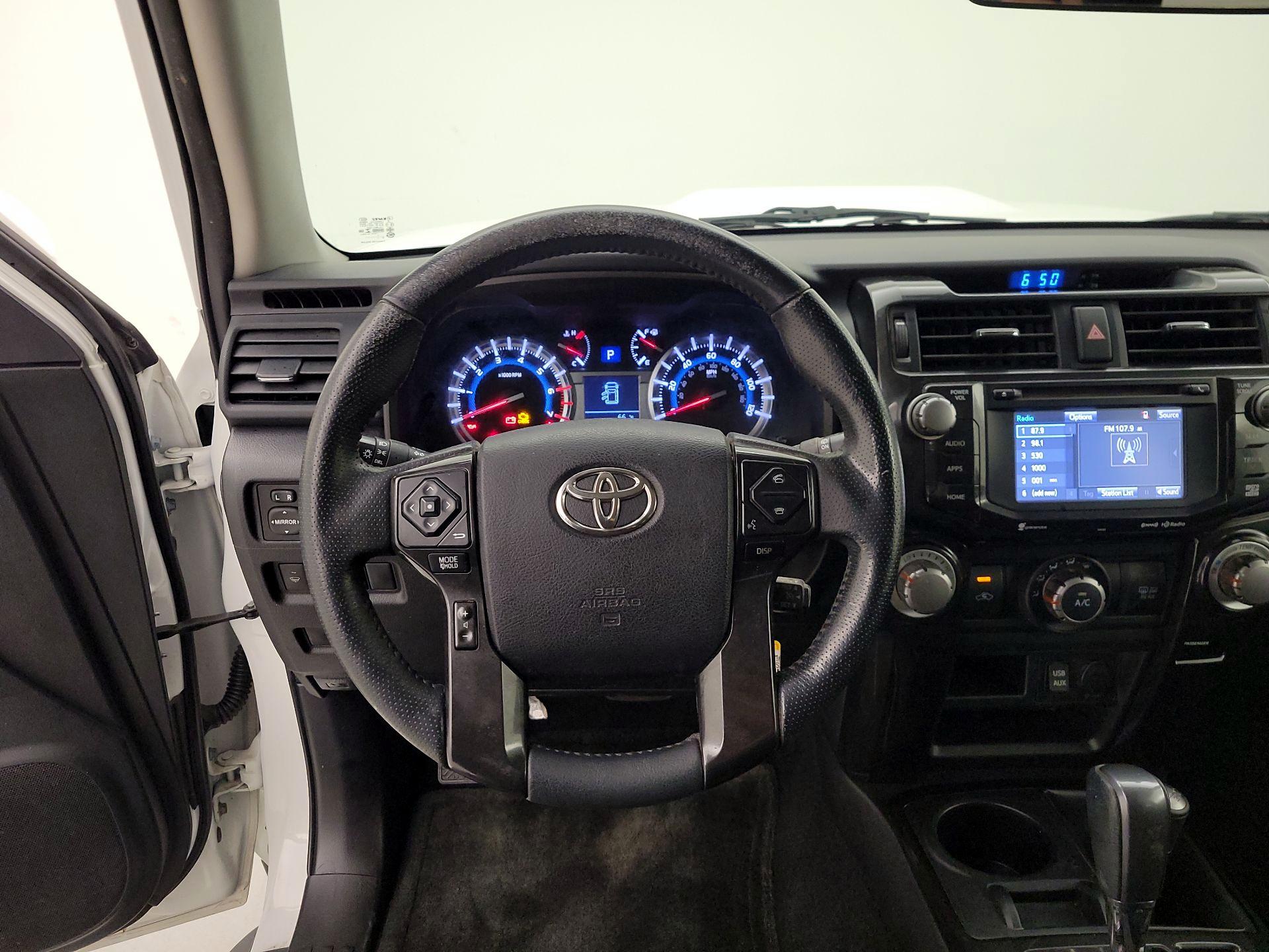 Thumbnail: 2016 Toyota 4Runner - 10