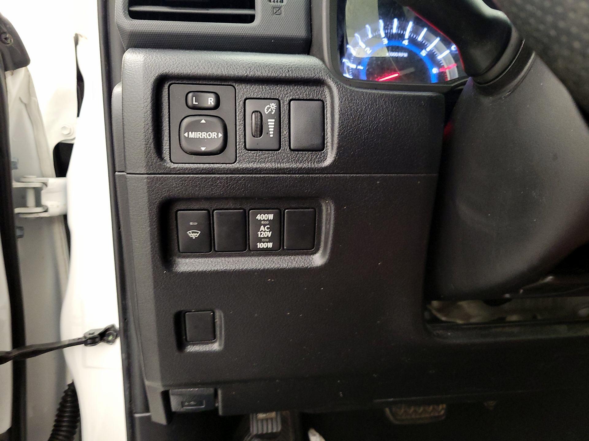 Thumbnail: 2016 Toyota 4Runner - 13