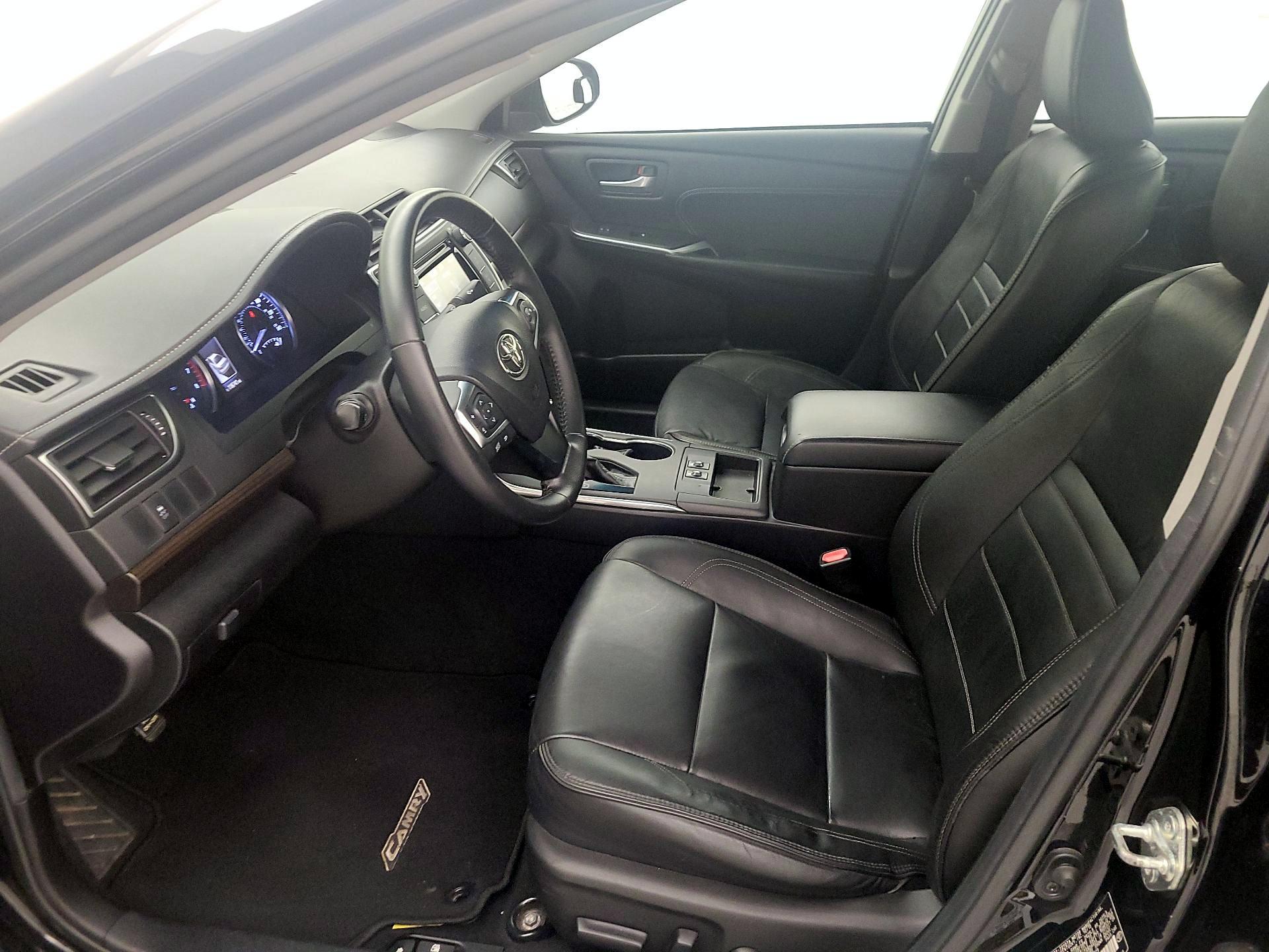 Thumbnail: 2016 Toyota Camry - 11