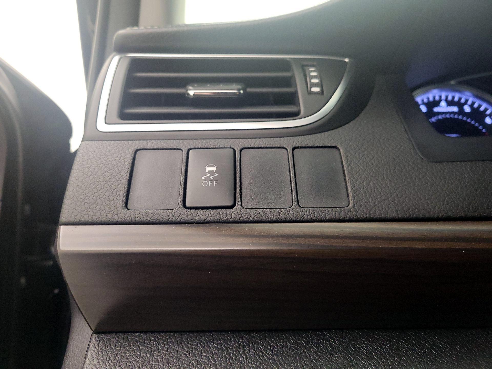 Thumbnail: 2016 Toyota Camry - 13