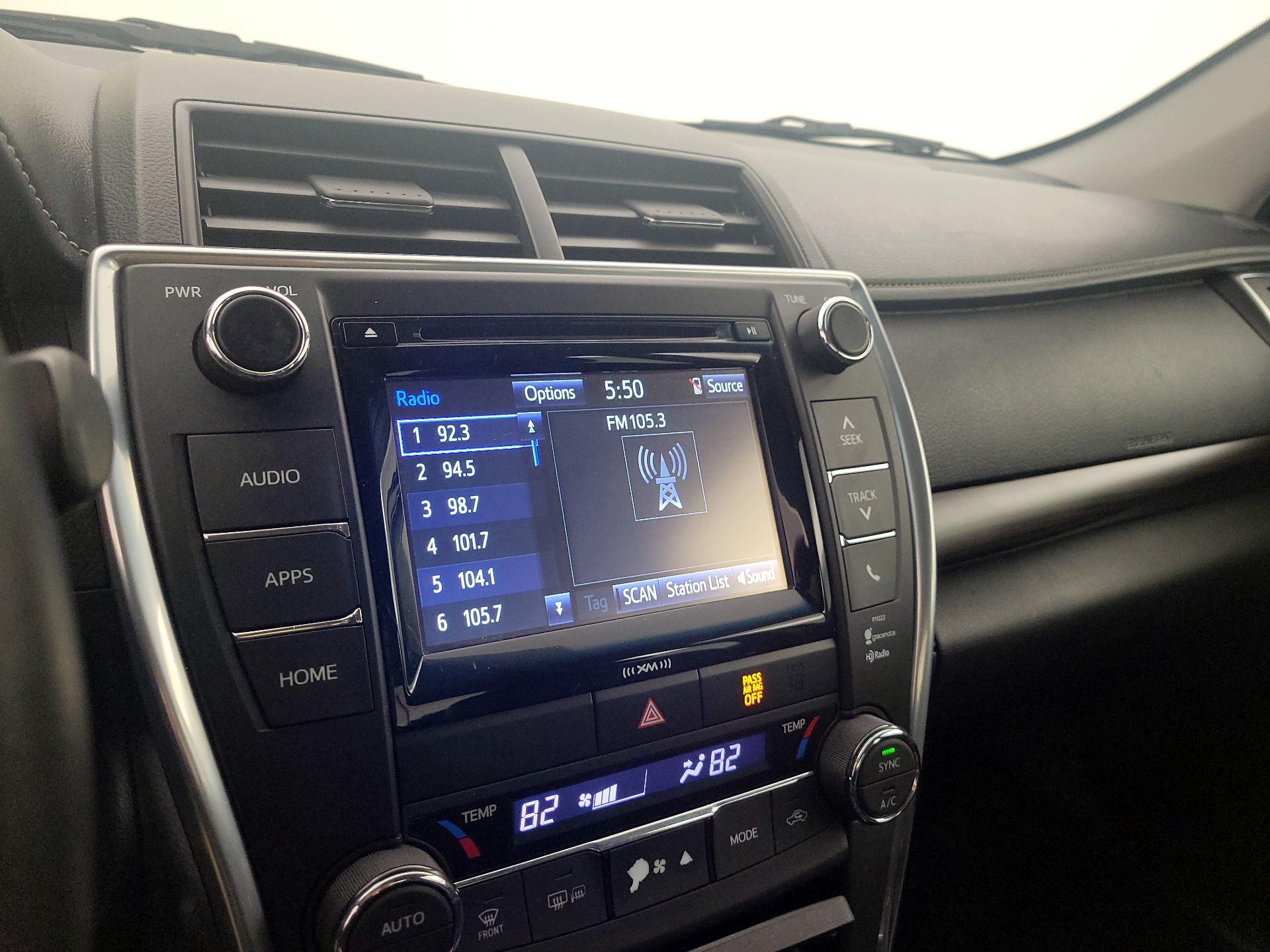 Thumbnail: 2016 Toyota Camry - 15