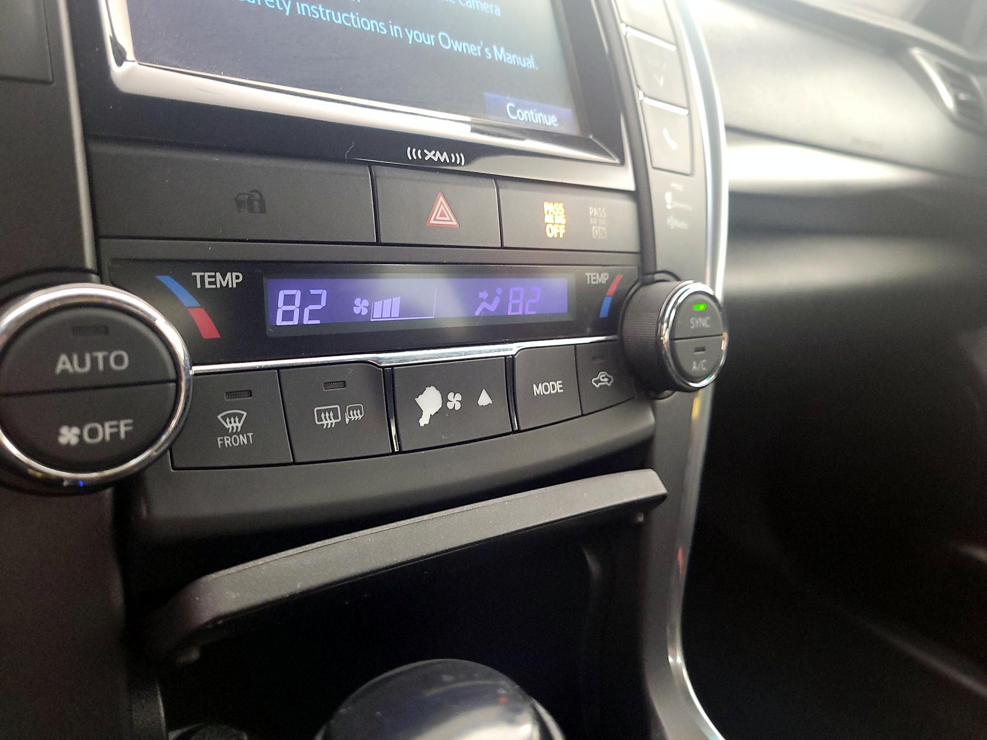 Thumbnail: 2016 Toyota Camry - 16