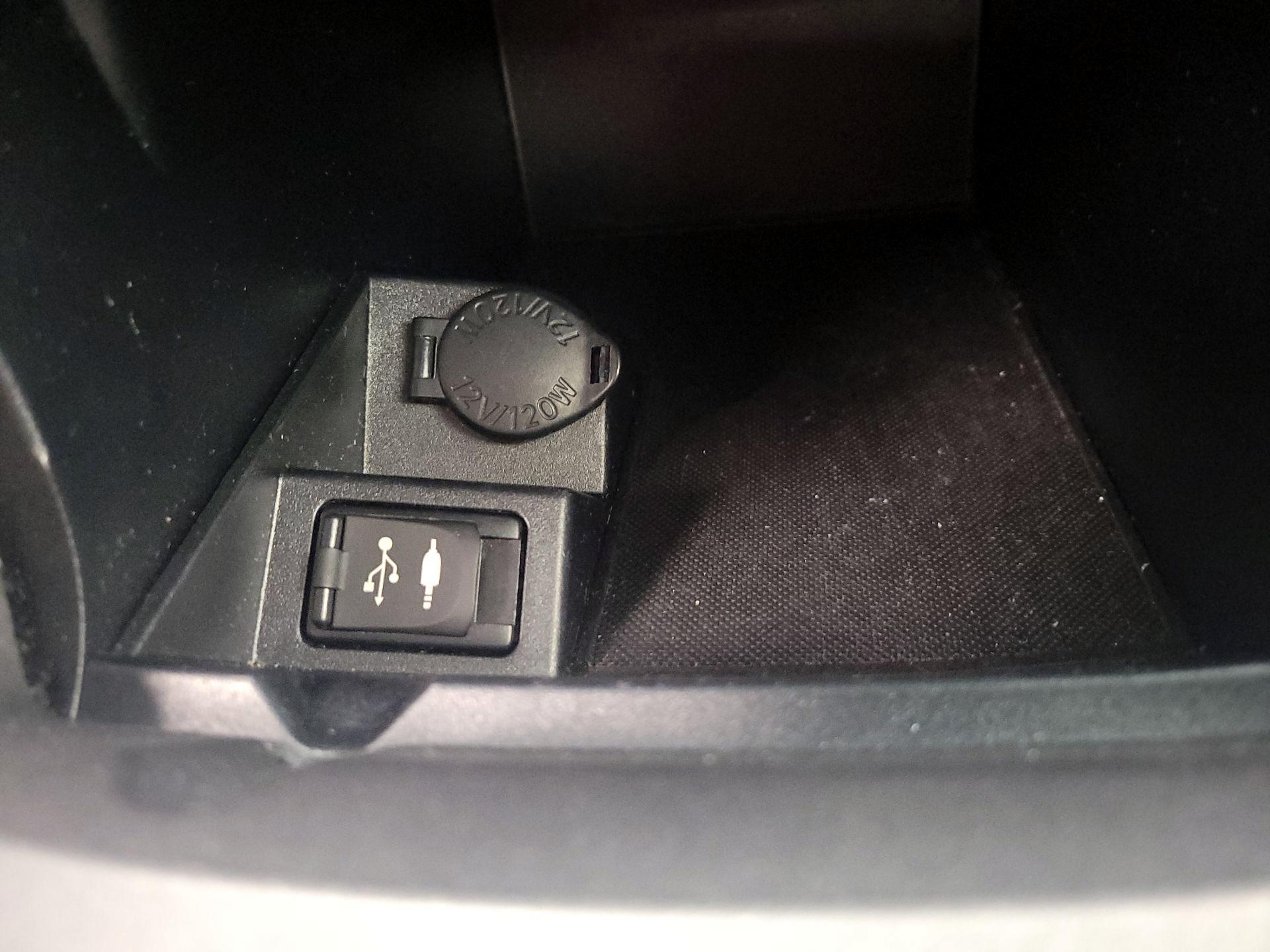 Thumbnail: 2016 Toyota Camry - 18