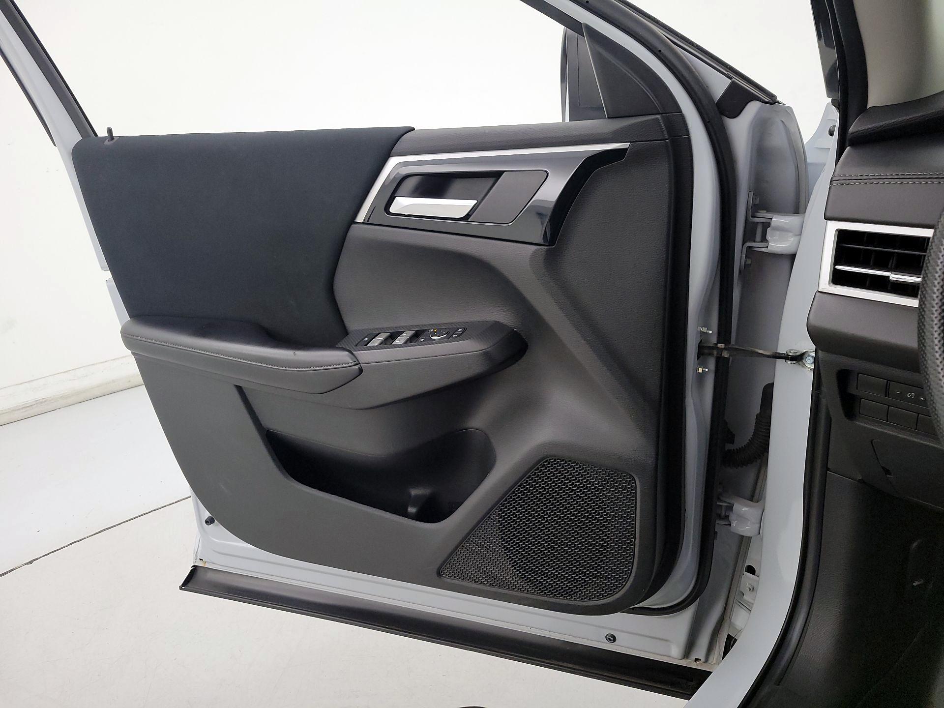 Thumbnail: 2022 Mitsubishi Outlander - 12