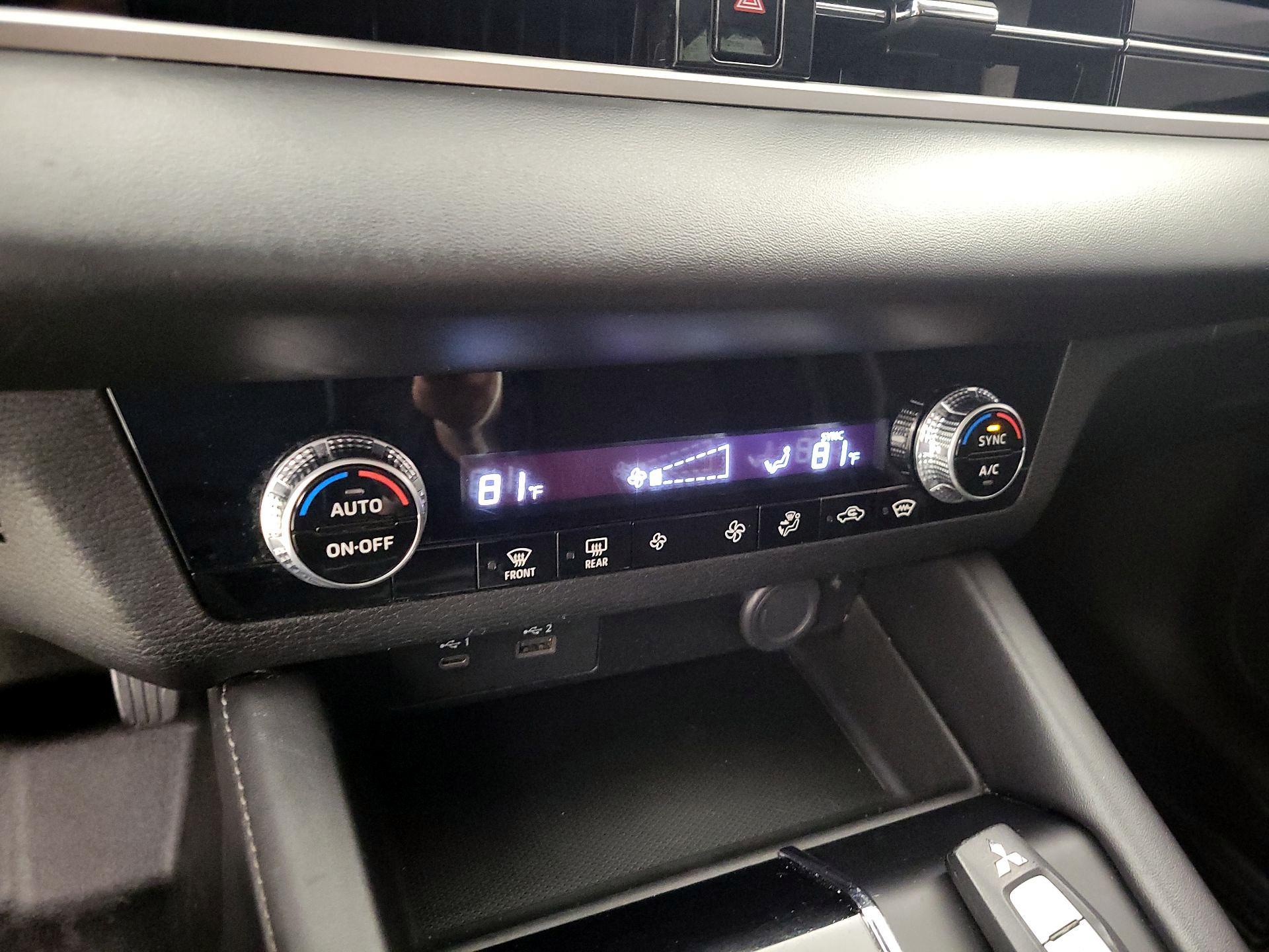 Thumbnail: 2022 Mitsubishi Outlander - 16