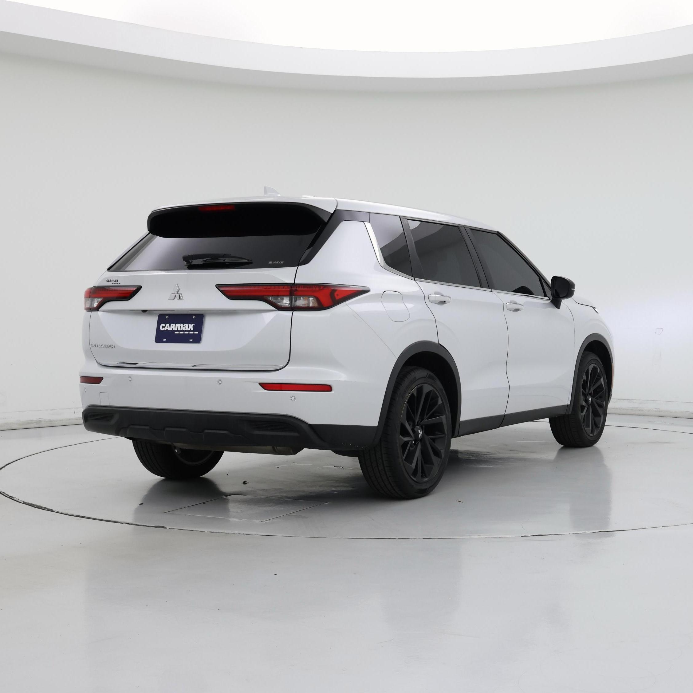 Thumbnail: 2022 Mitsubishi Outlander - 8