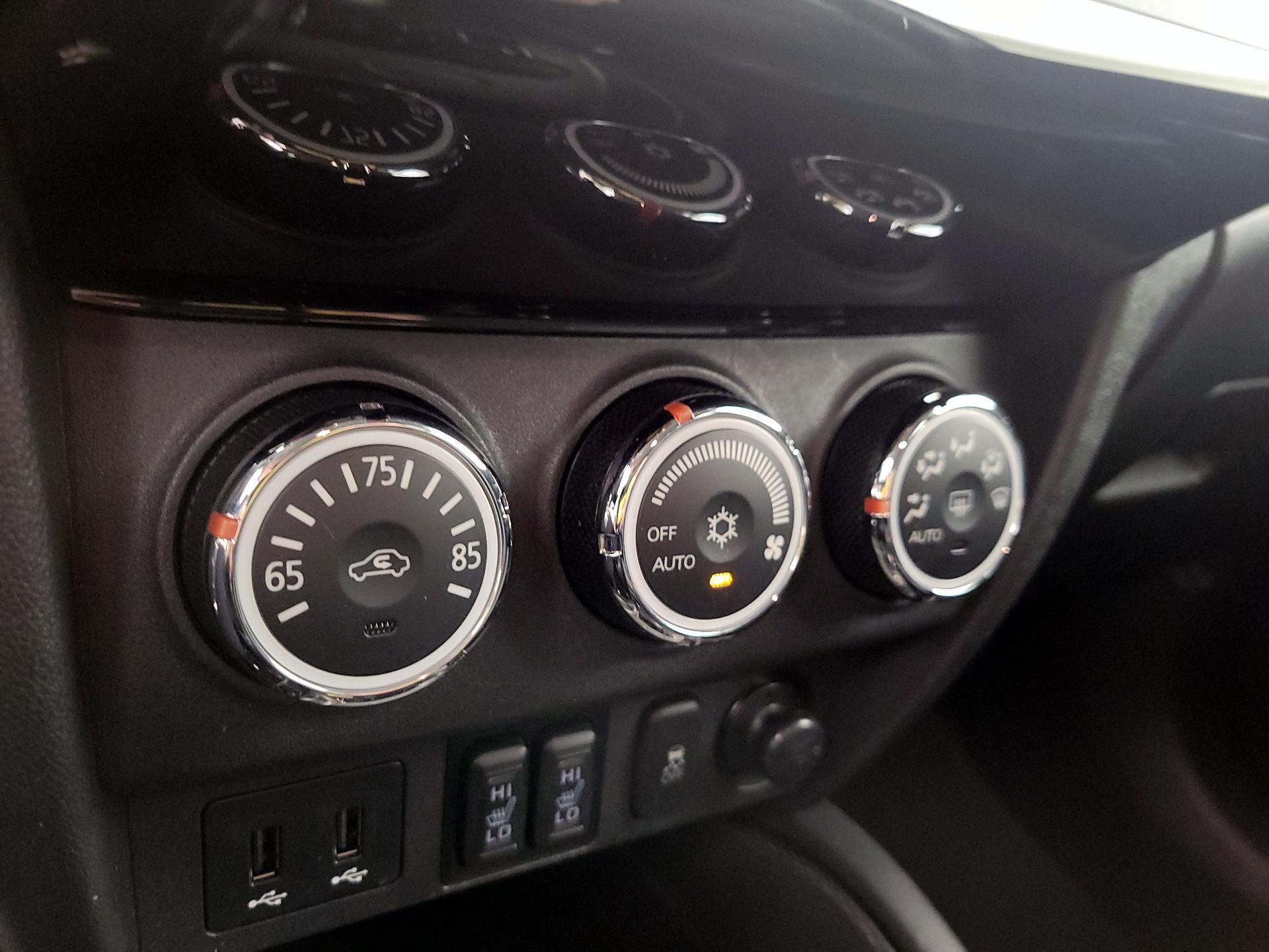 Thumbnail: 2018 Mitsubishi Outlander Sport - 16