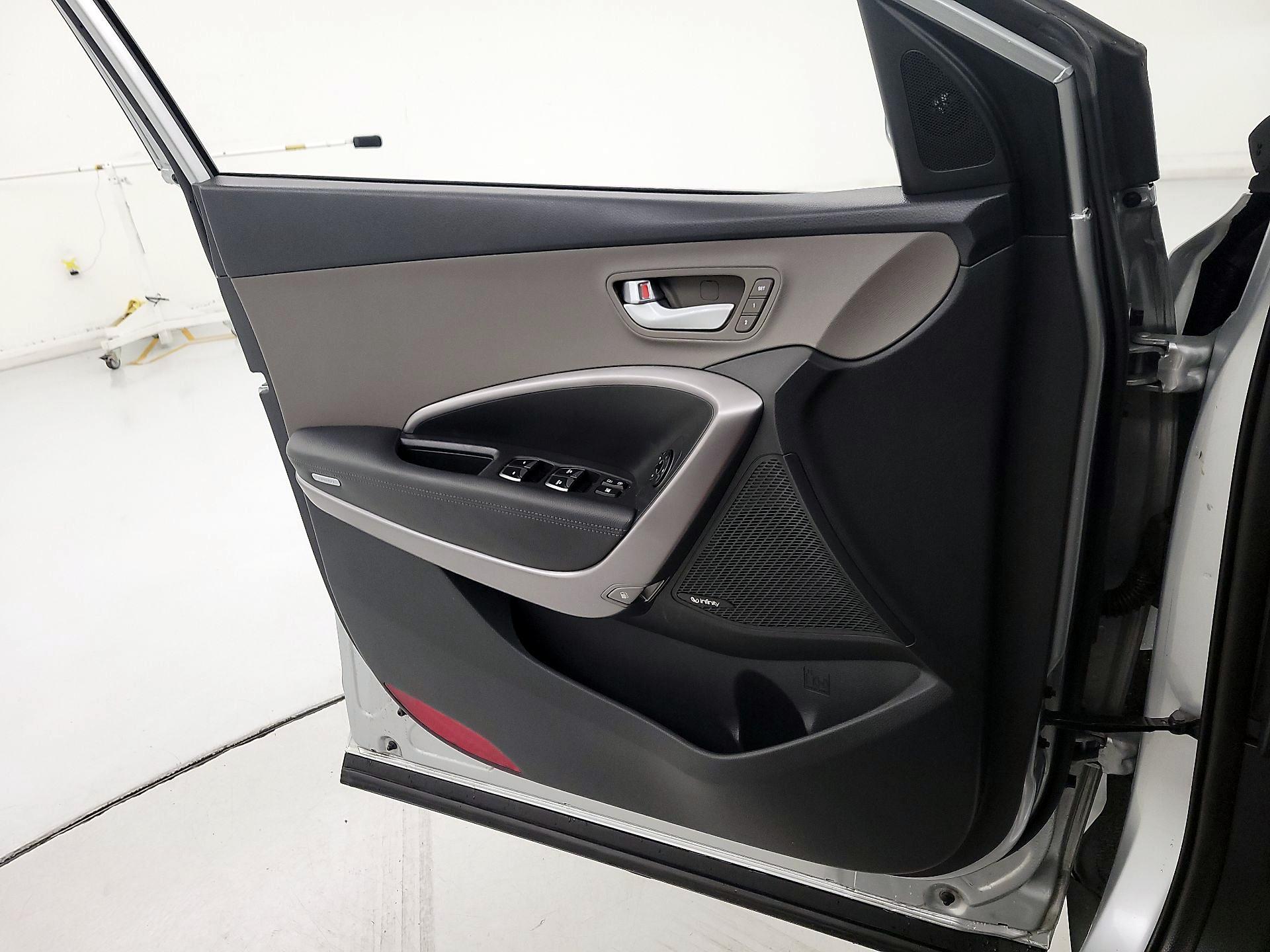 Thumbnail: 2015 Hyundai Santa Fe - 12