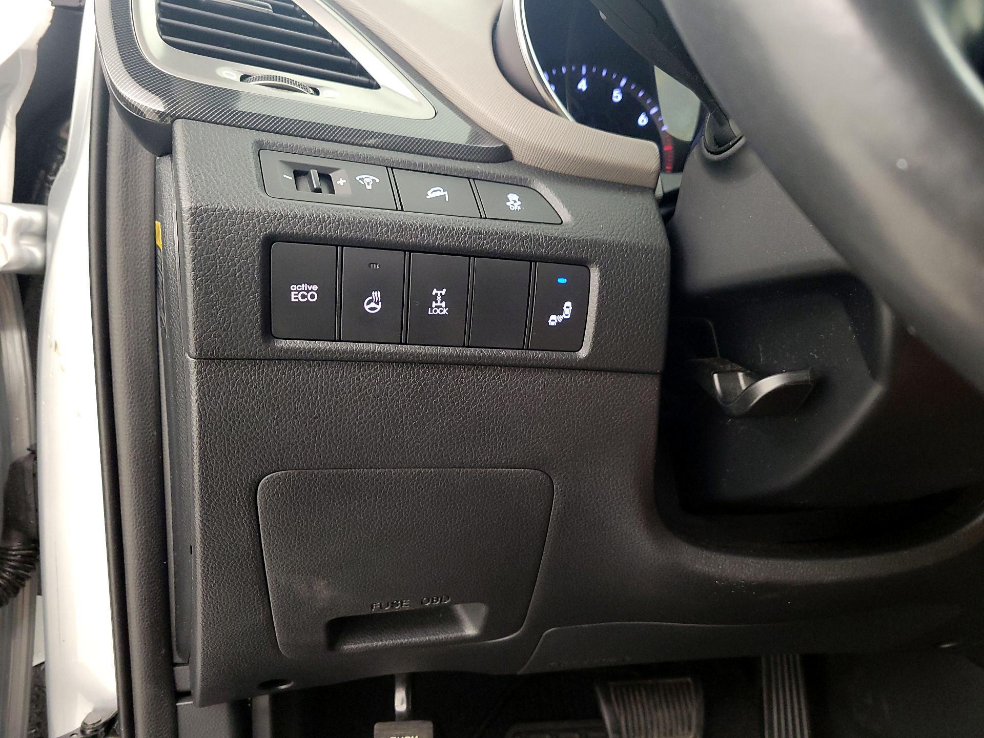 Thumbnail: 2015 Hyundai Santa Fe - 13