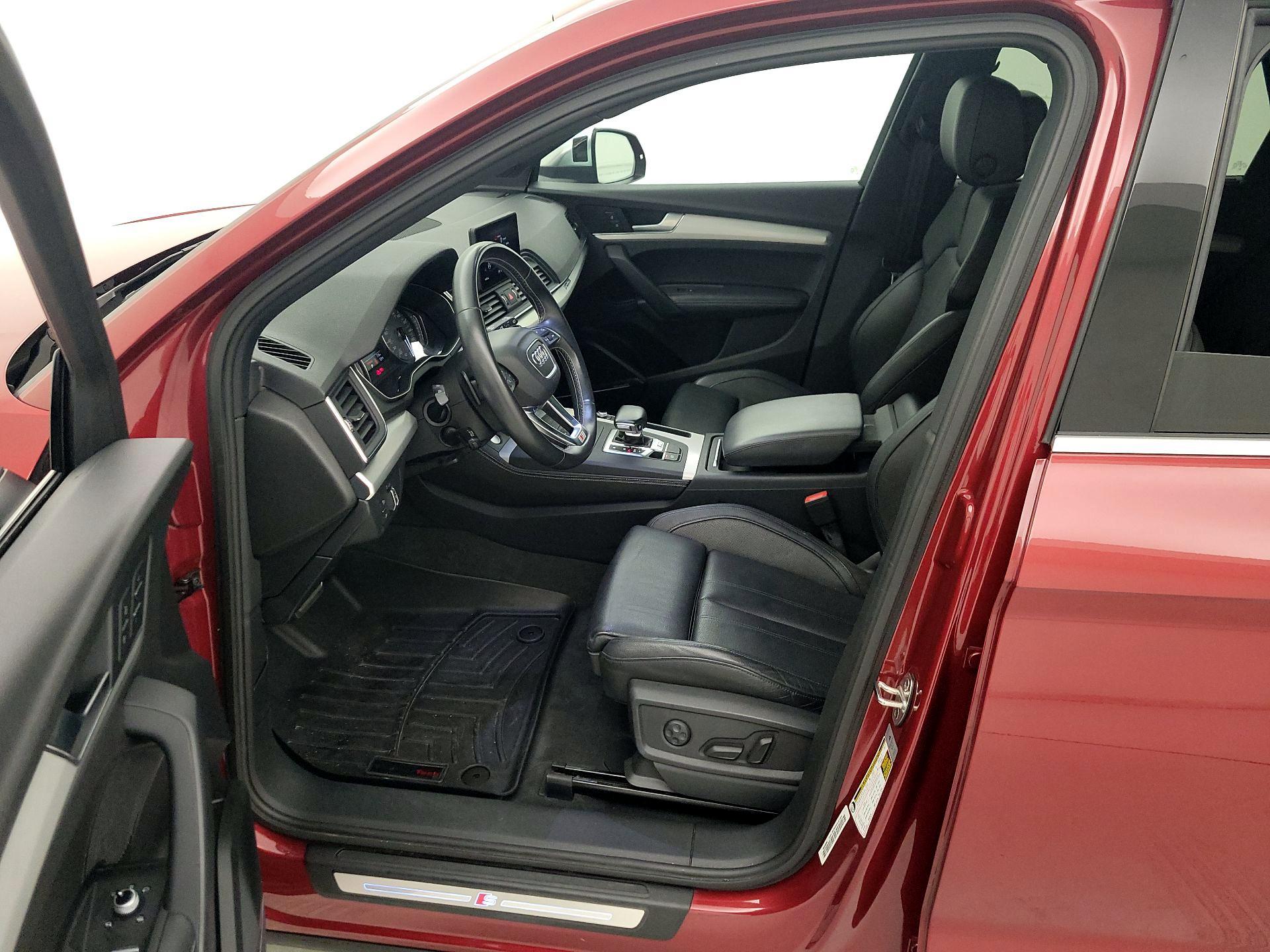 Thumbnail: 2018 Audi SQ5 - 11