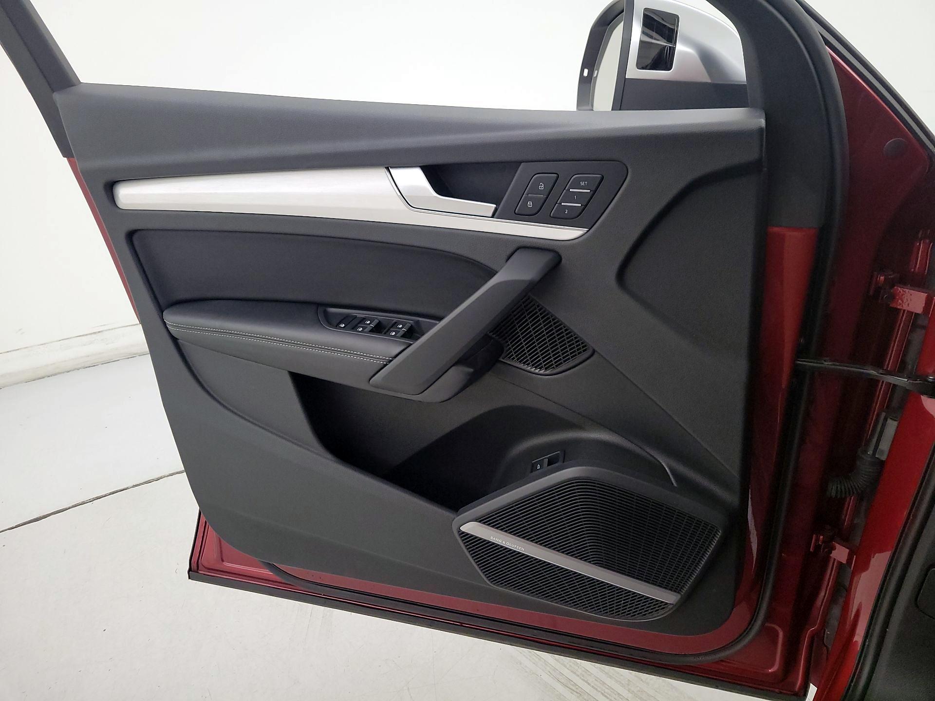 Thumbnail: 2018 Audi SQ5 - 12