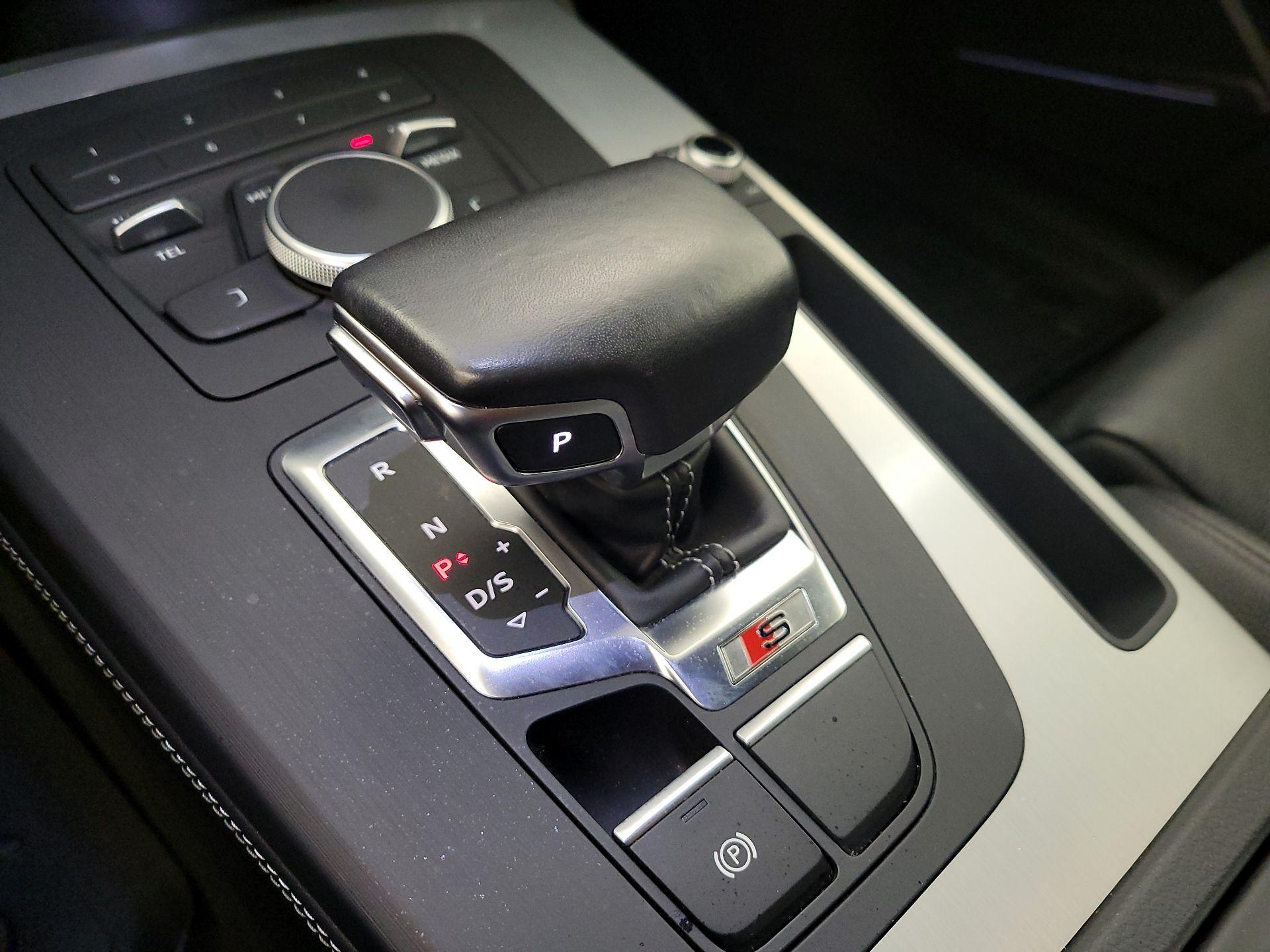 Thumbnail: 2018 Audi SQ5 - 17