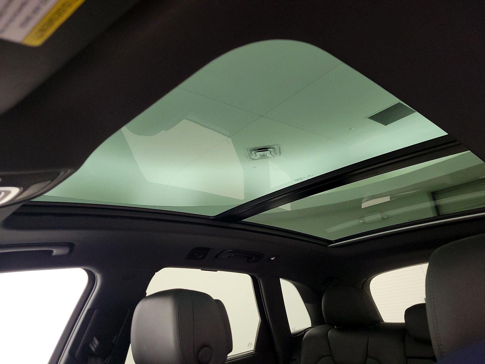 Thumbnail: 2018 Audi SQ5 - 19