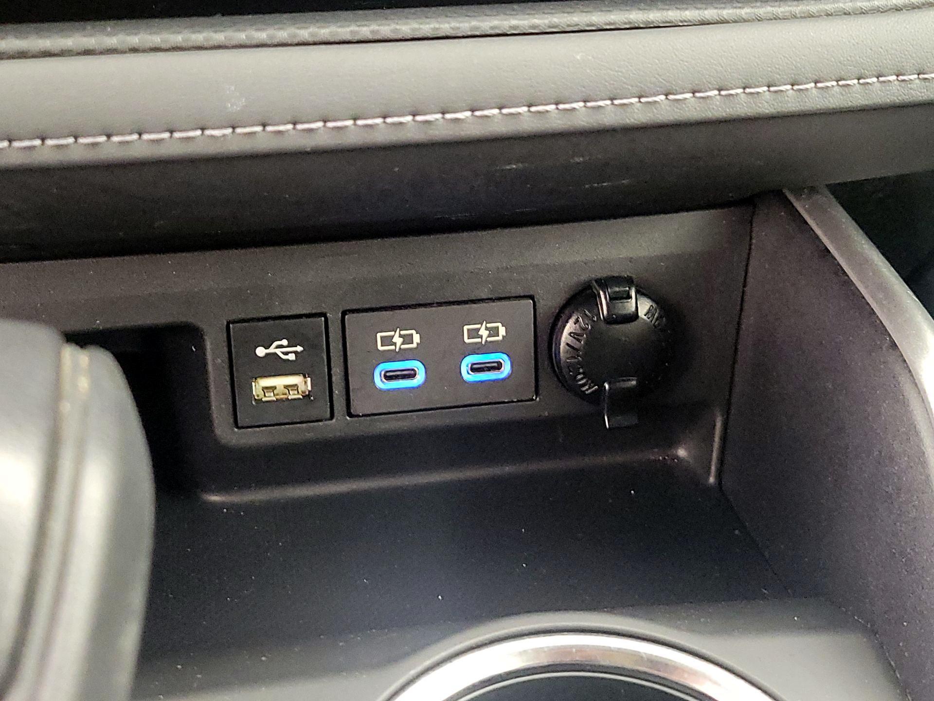 Thumbnail: 2022 Toyota Highlander - 18