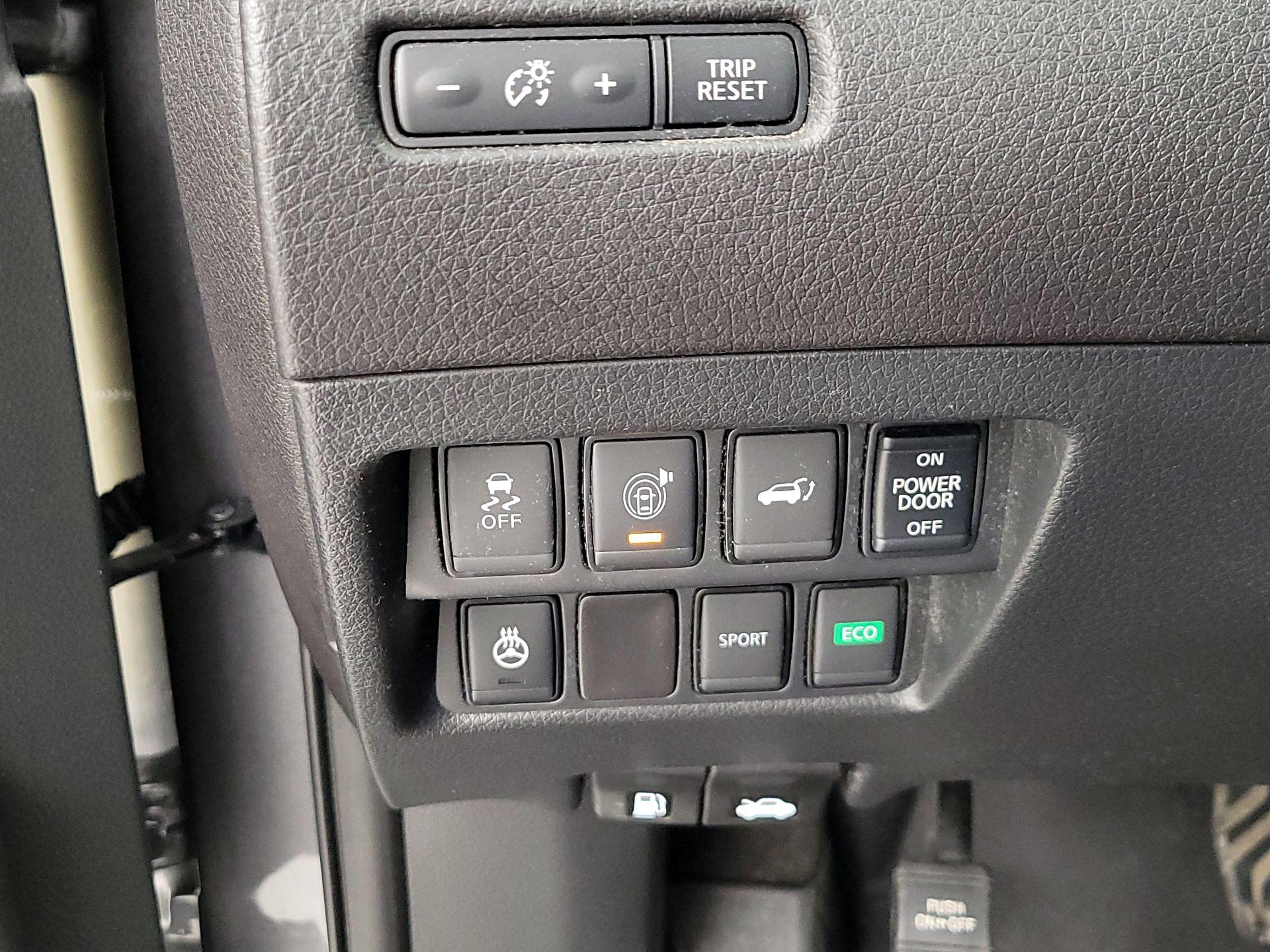 Thumbnail: 2017 Nissan Rogue - 13