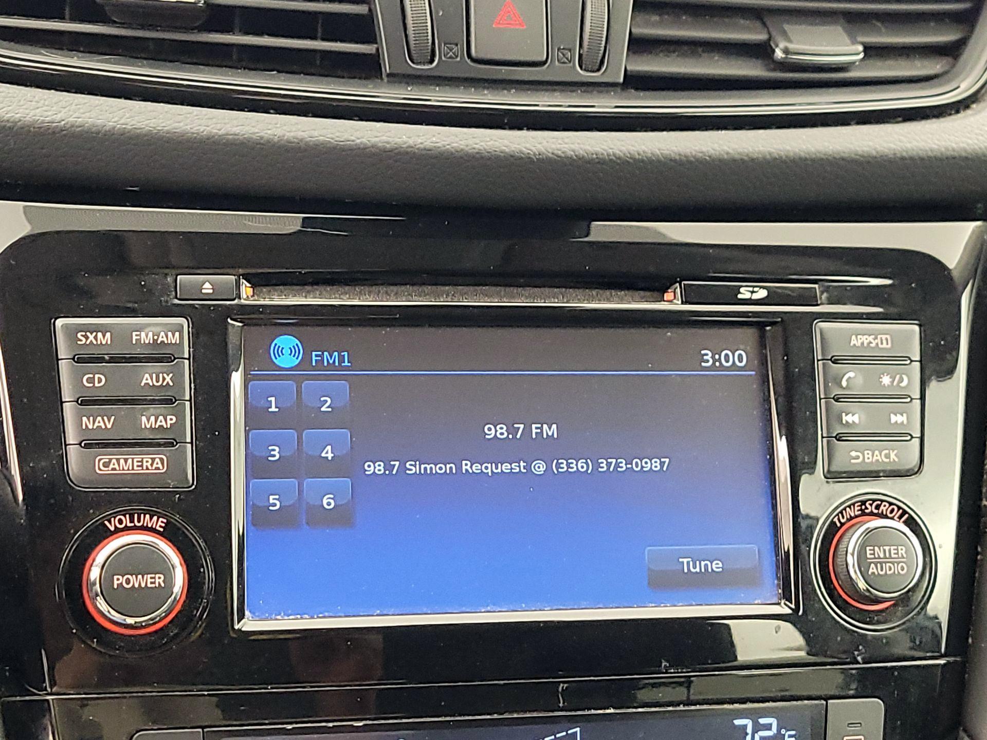 Thumbnail: 2017 Nissan Rogue - 16