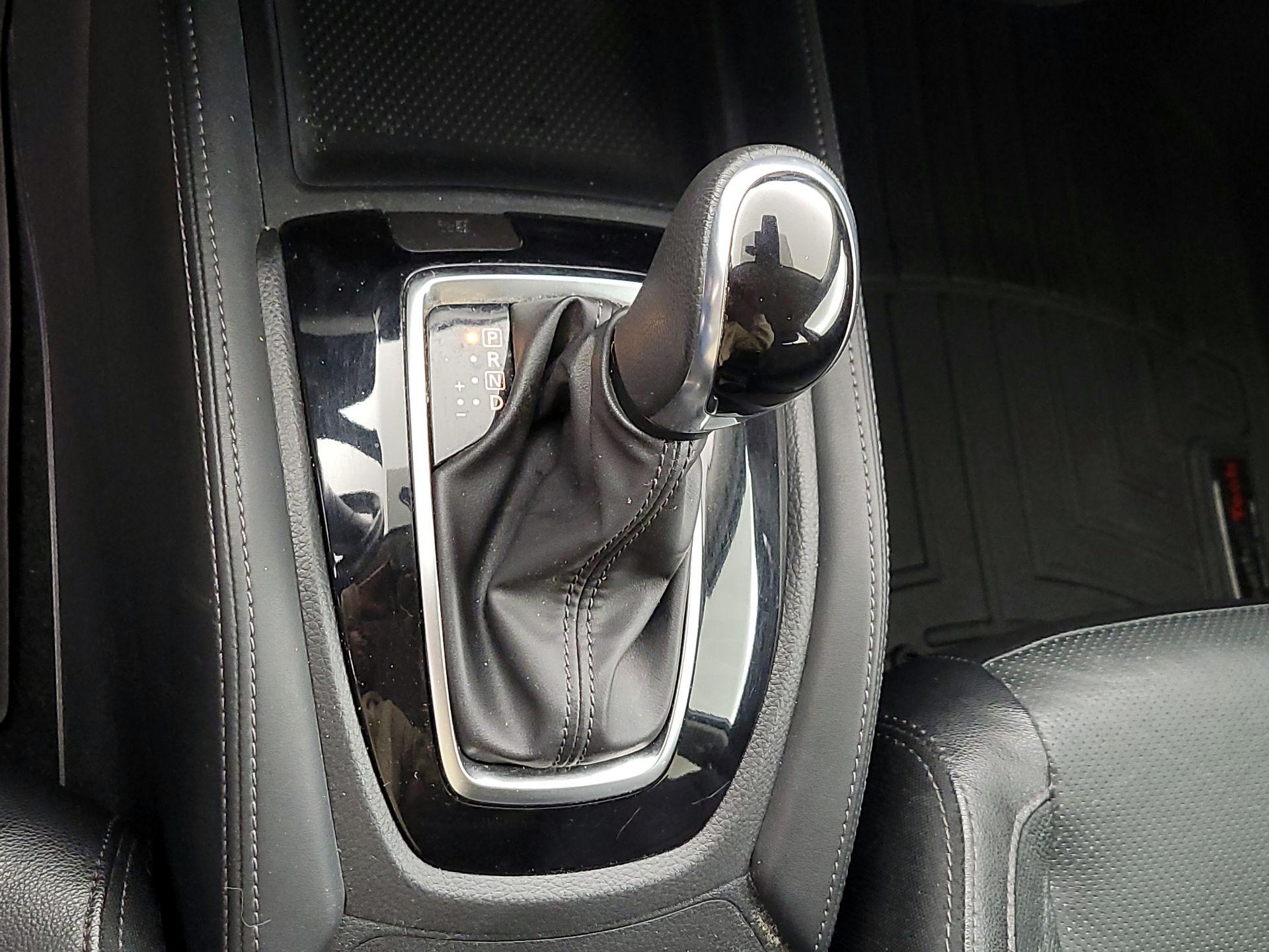 Thumbnail: 2017 Nissan Rogue - 18