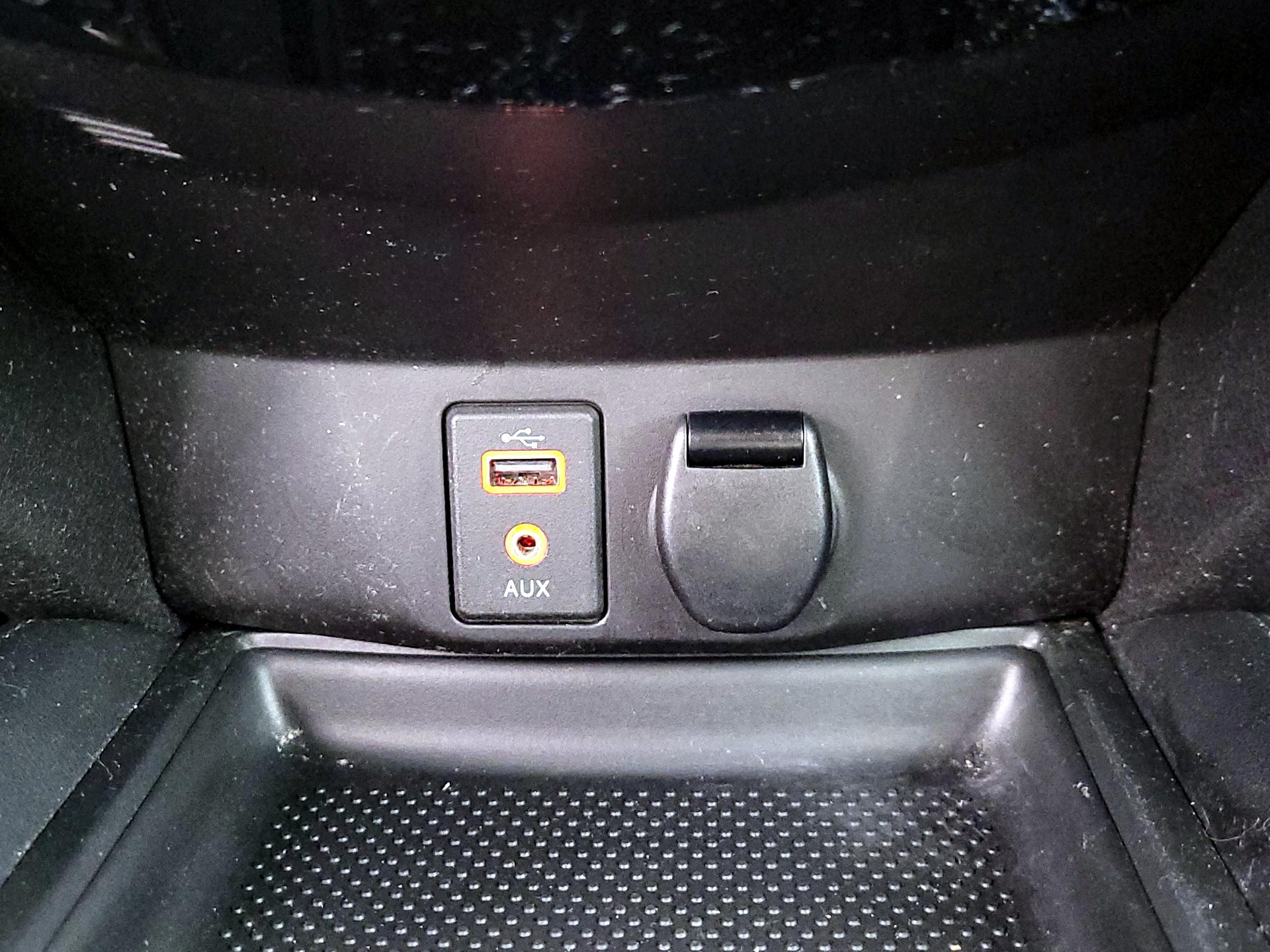 Thumbnail: 2017 Nissan Rogue - 19