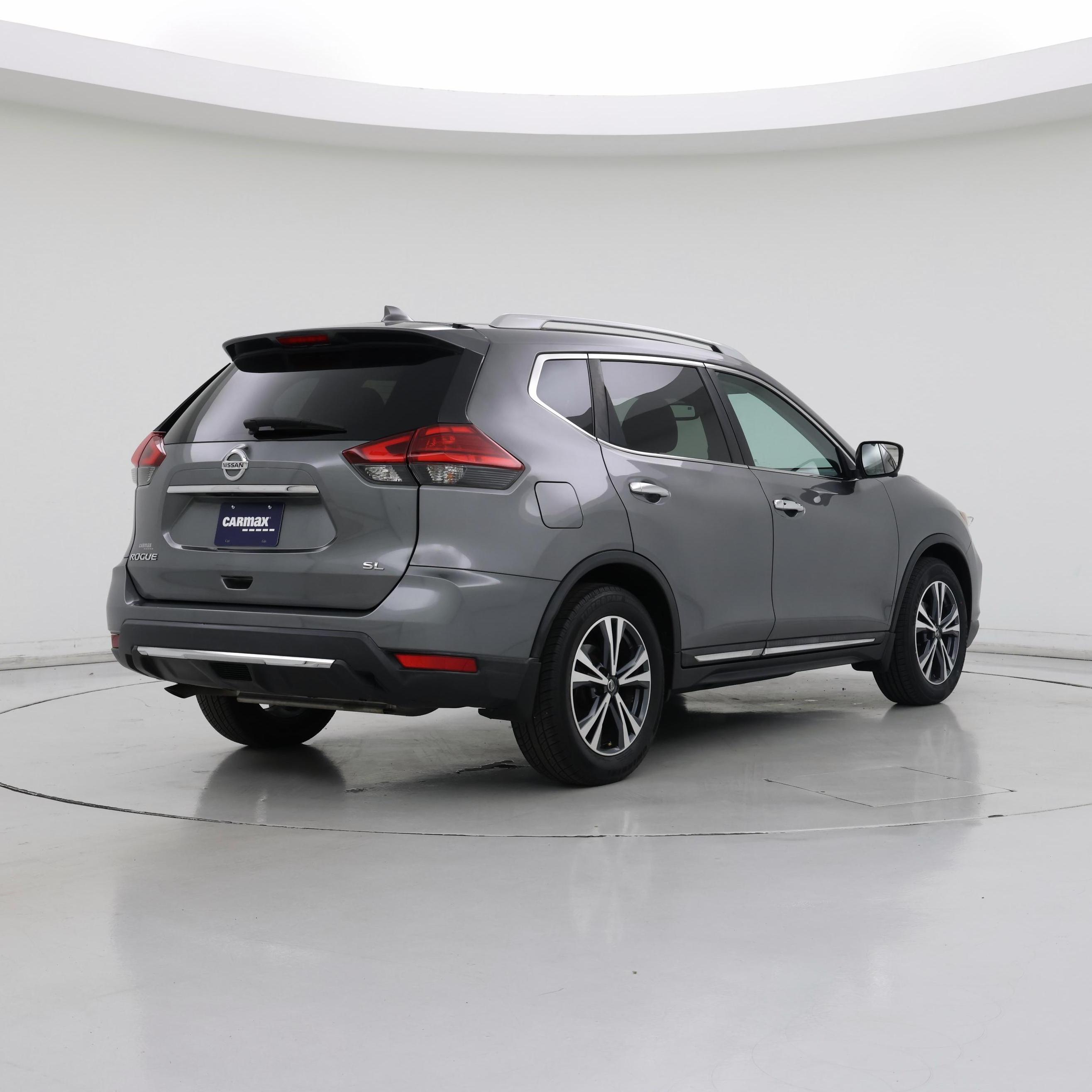 Thumbnail: 2017 Nissan Rogue - 8