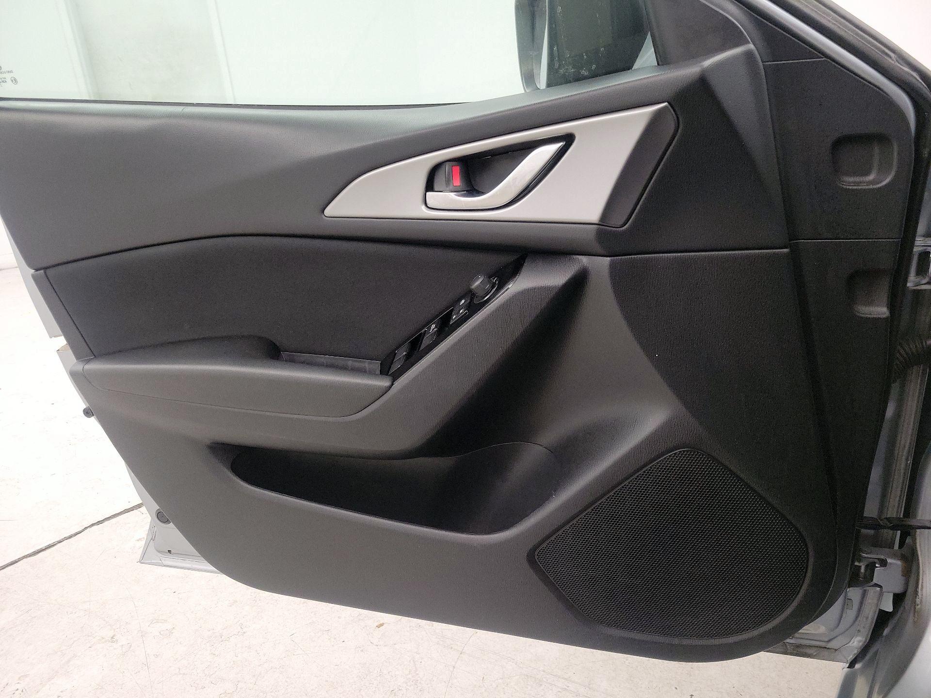 Thumbnail: 2018 Mazda Mazda3 - 12