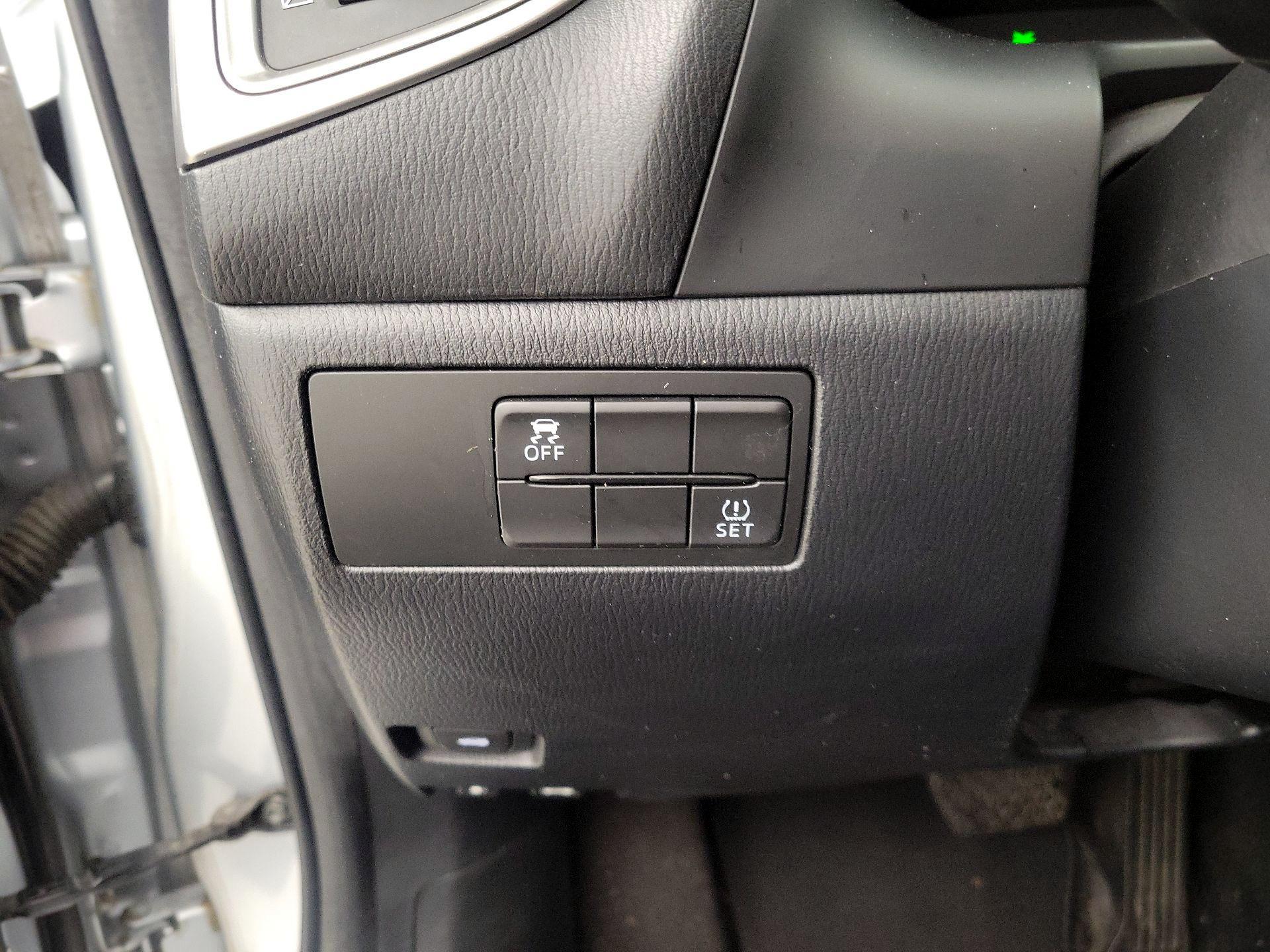 Thumbnail: 2018 Mazda Mazda3 - 13