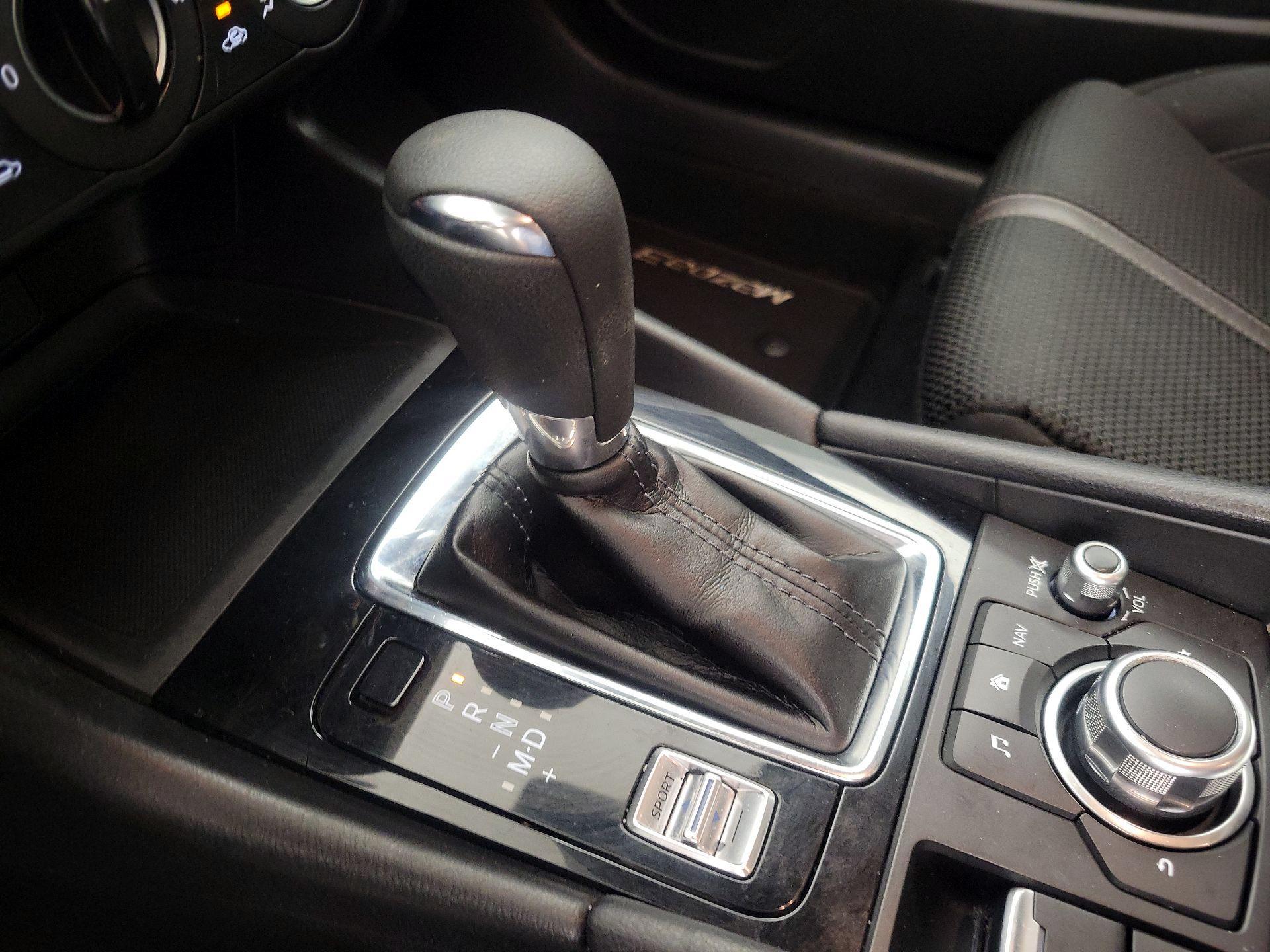 Thumbnail: 2018 Mazda Mazda3 - 17