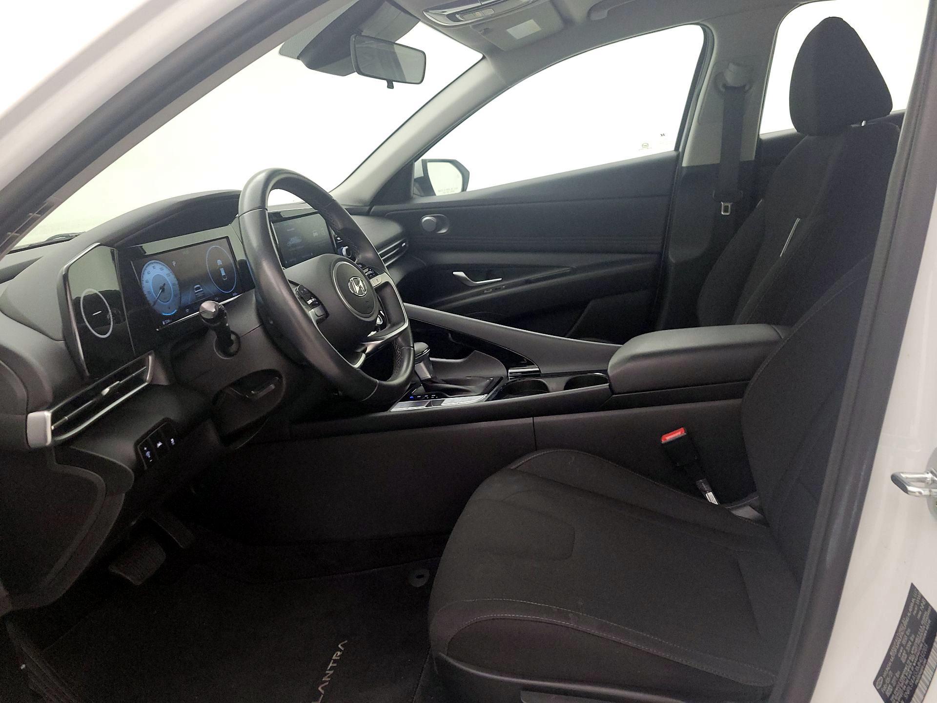 Thumbnail: 2021 Hyundai Elantra - 11